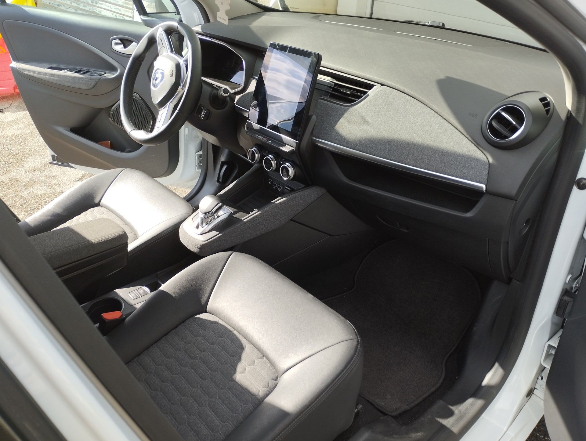 RENAULT Zoe Intens R135 (incl. Batterie)-image-4