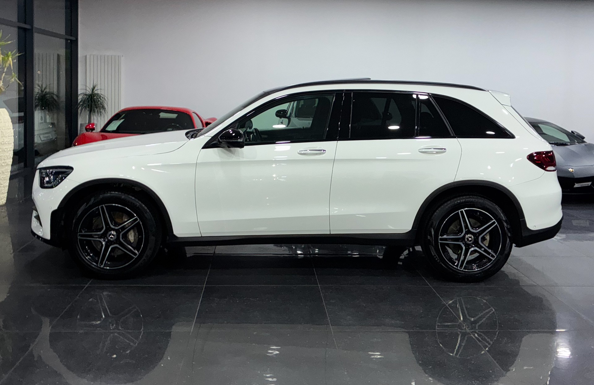 MERCEDES-BENZ GLC 220 d AMG Line 4Matic 9G-Tronic-image-3