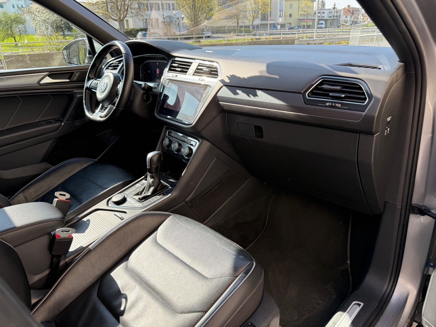 VW Tiguan Allspace 2.0TSI R-Line 4Motion DSG-image-7