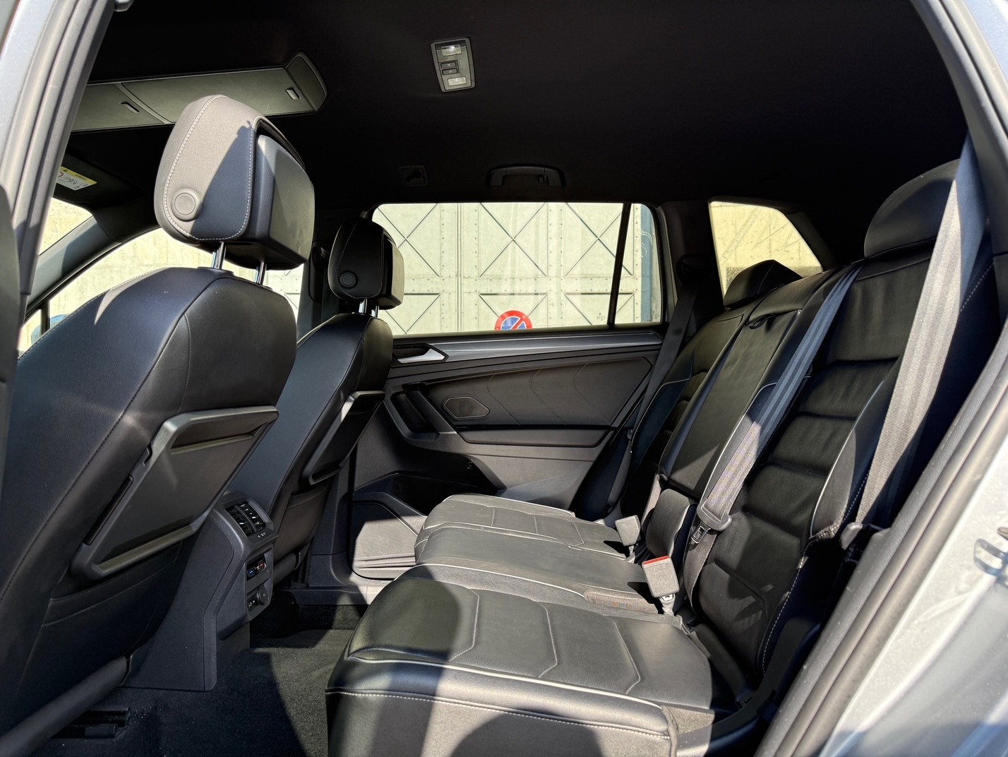 VW Tiguan Allspace 2.0TSI R-Line 4Motion DSG-image-9