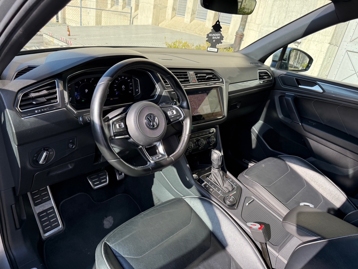 VW Tiguan Allspace 2.0TSI R-Line 4Motion DSG-image-5