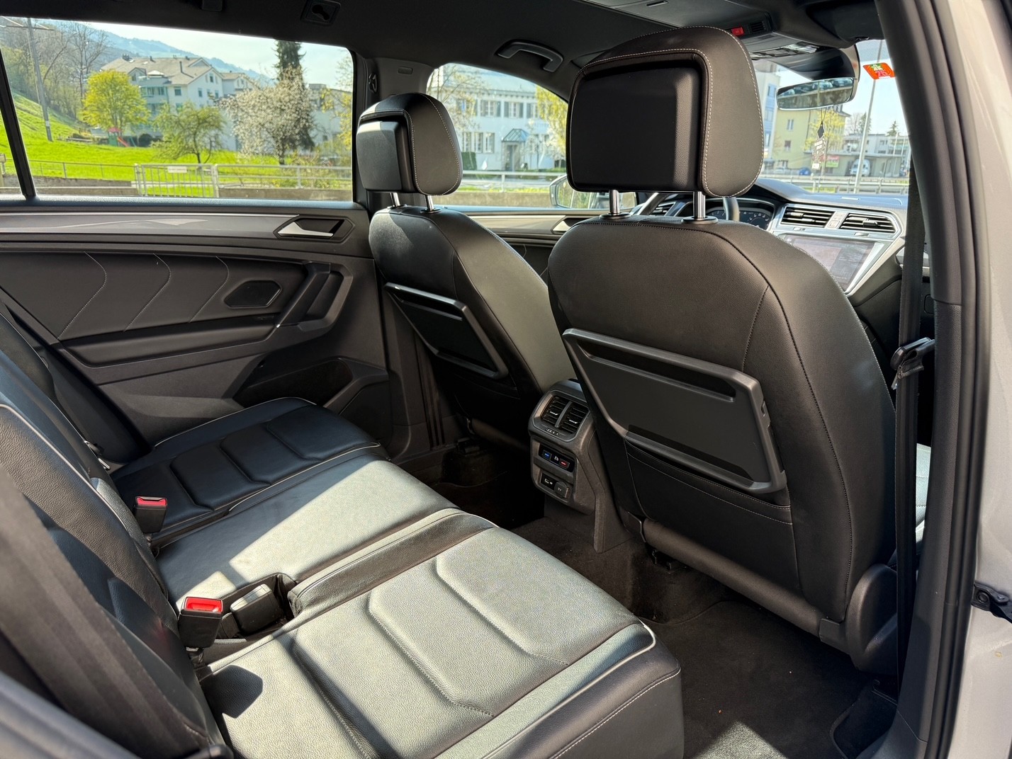 VW Tiguan Allspace 2.0TSI R-Line 4Motion DSG-image-8