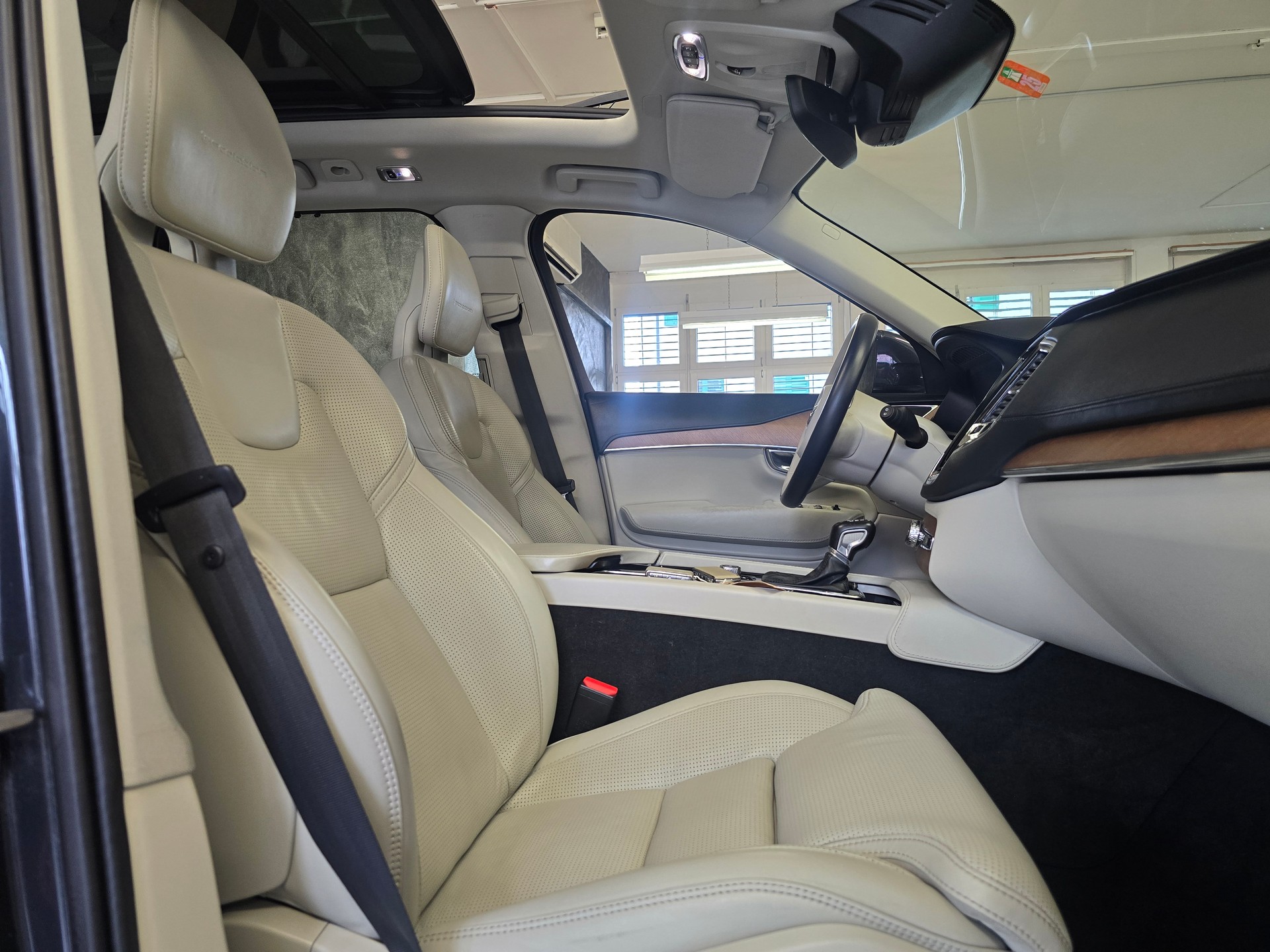 VOLVO XC90 D5 AWD Inscription Geartronic-image-6