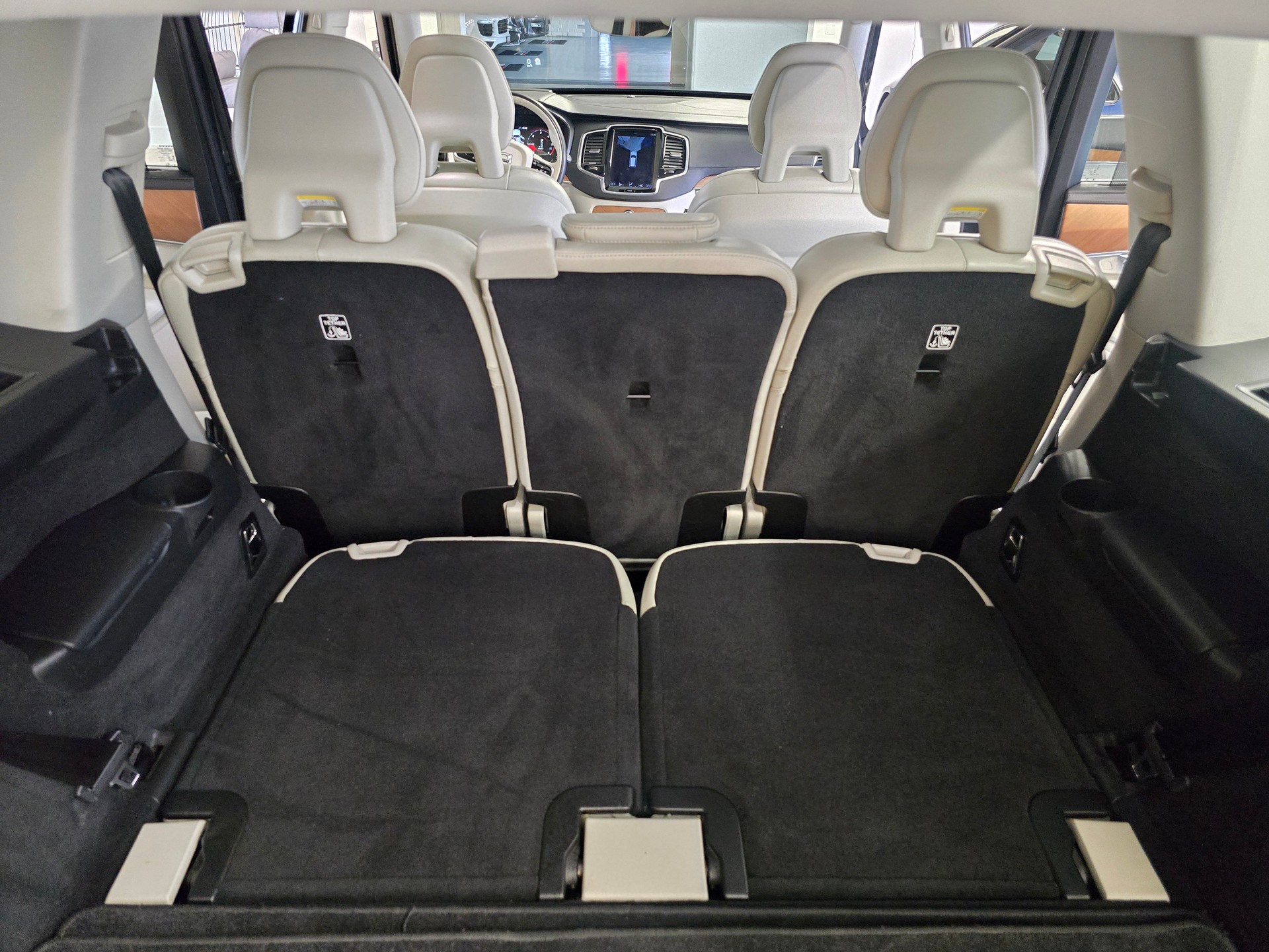 VOLVO XC90 D5 AWD Inscription Geartronic-image-9