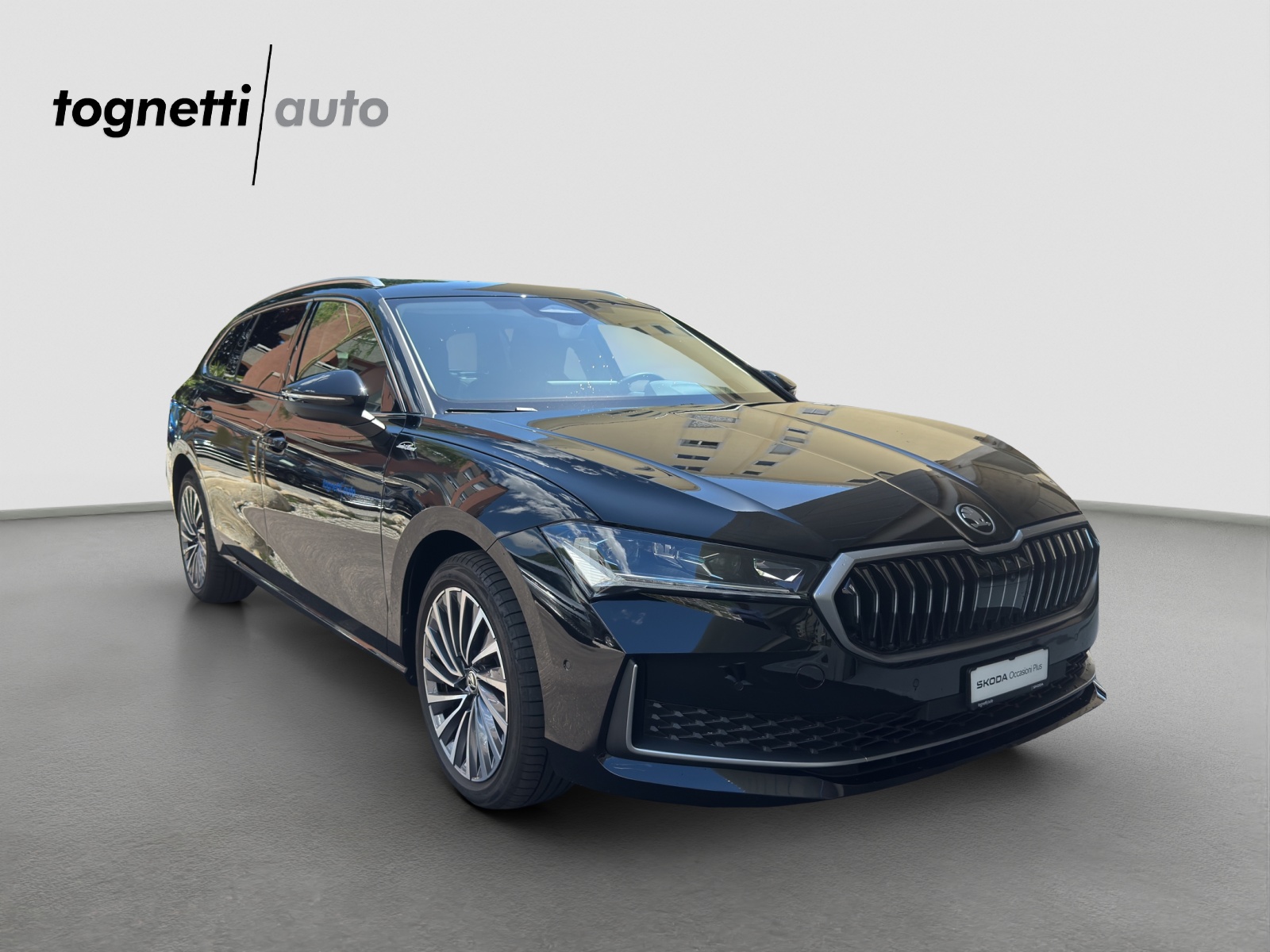SKODA Superb Combi 1.5 TSI PHEV L&K DSG-image-1
