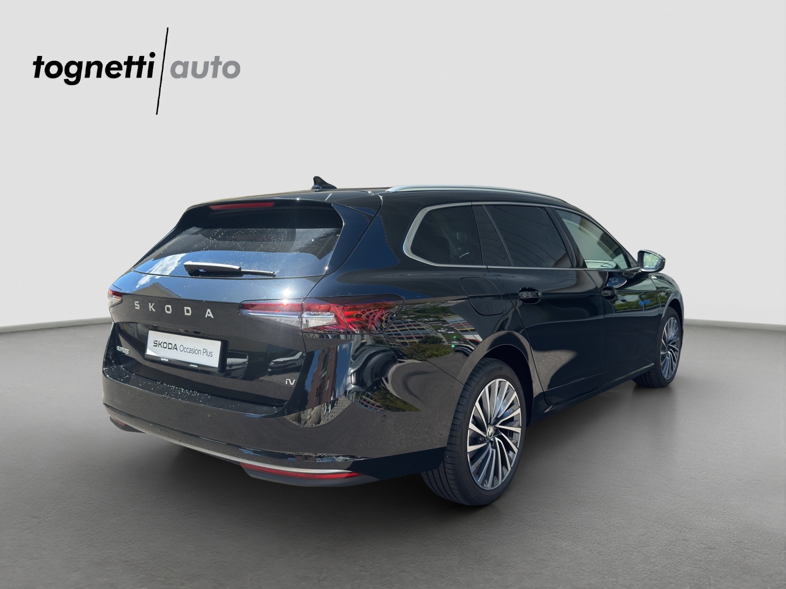 SKODA Superb Combi 1.5 TSI PHEV L&K DSG-image-3