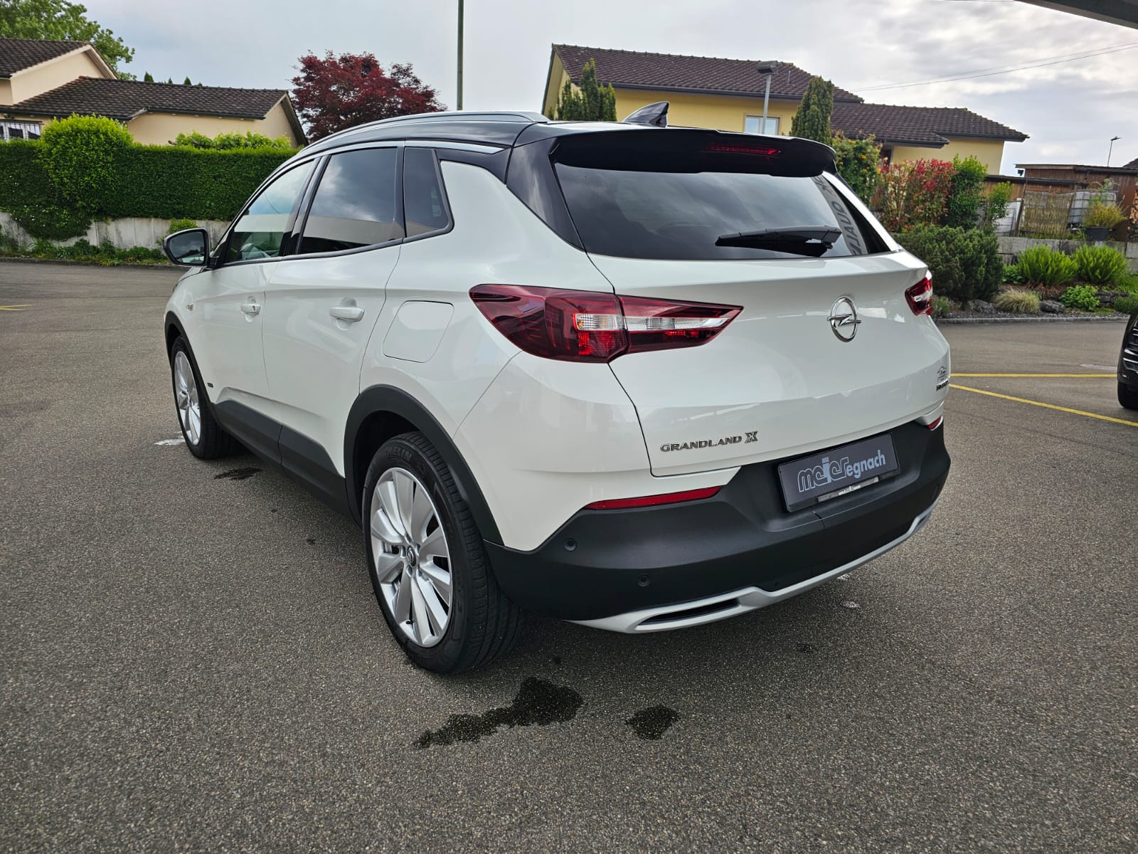 OPEL Grandland X 1.6 Hybrid4 Ultimate Automatik-image-5