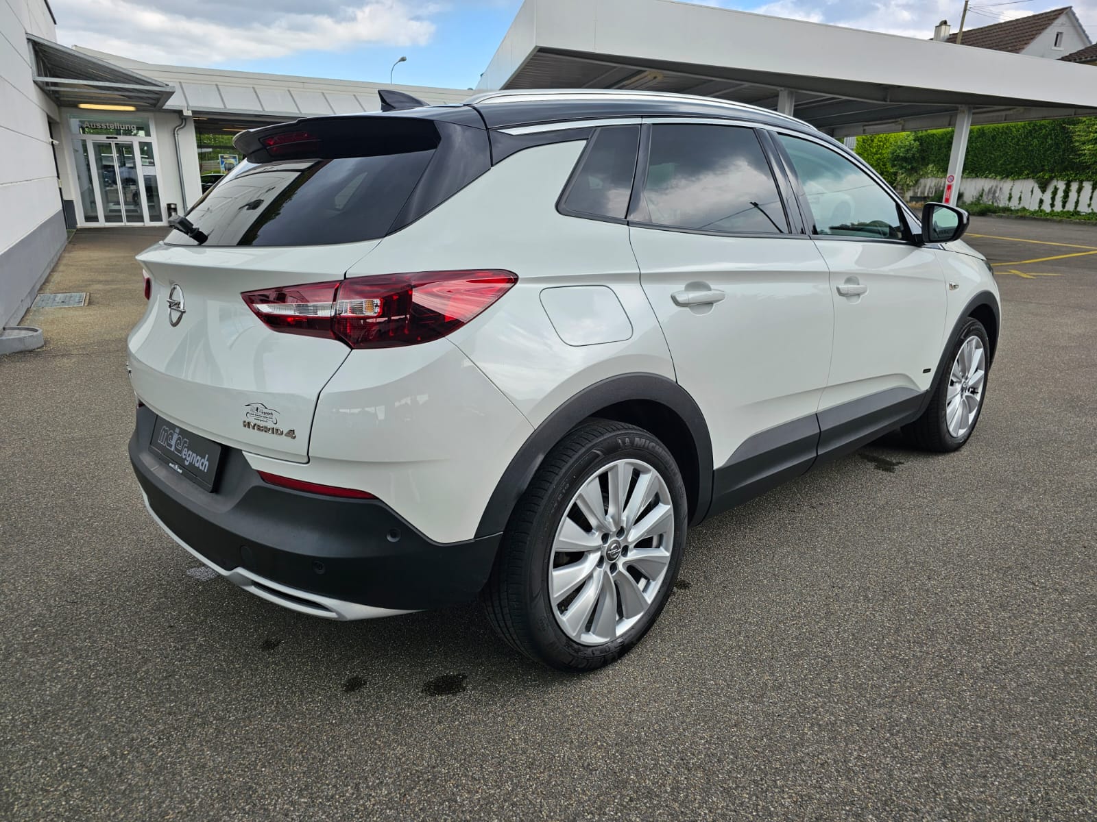 OPEL Grandland X 1.6 Hybrid4 Ultimate Automatik-image-7