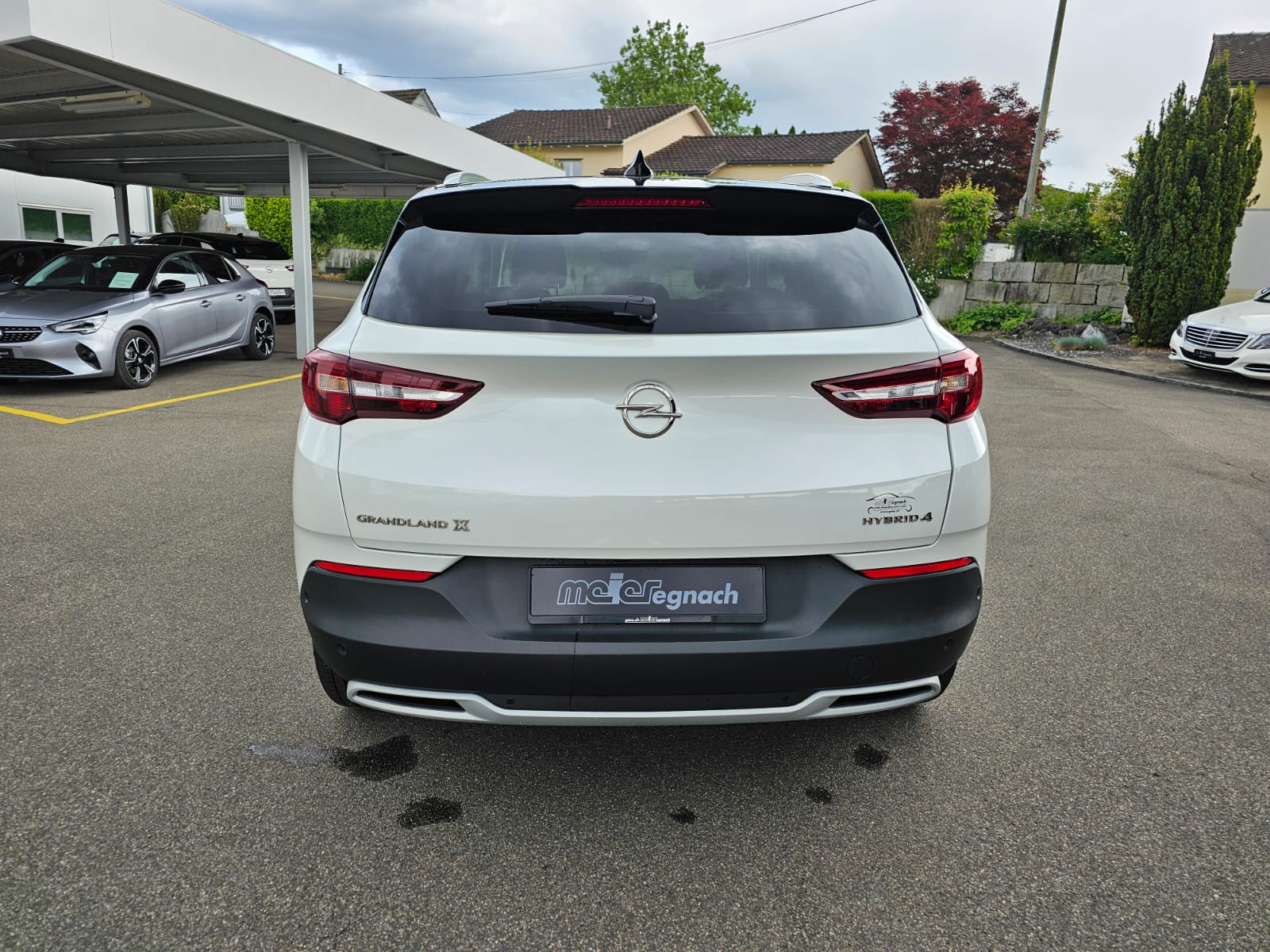 OPEL Grandland X 1.6 Hybrid4 Ultimate Automatik-image-6
