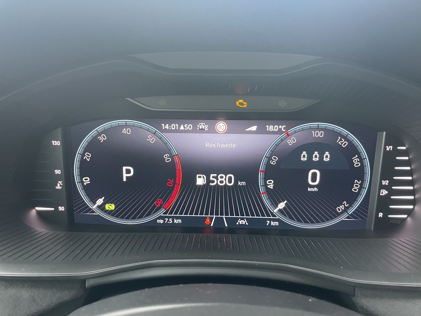 SKODA Kamiq 1.0 TSI Dynamic DSG-image-8