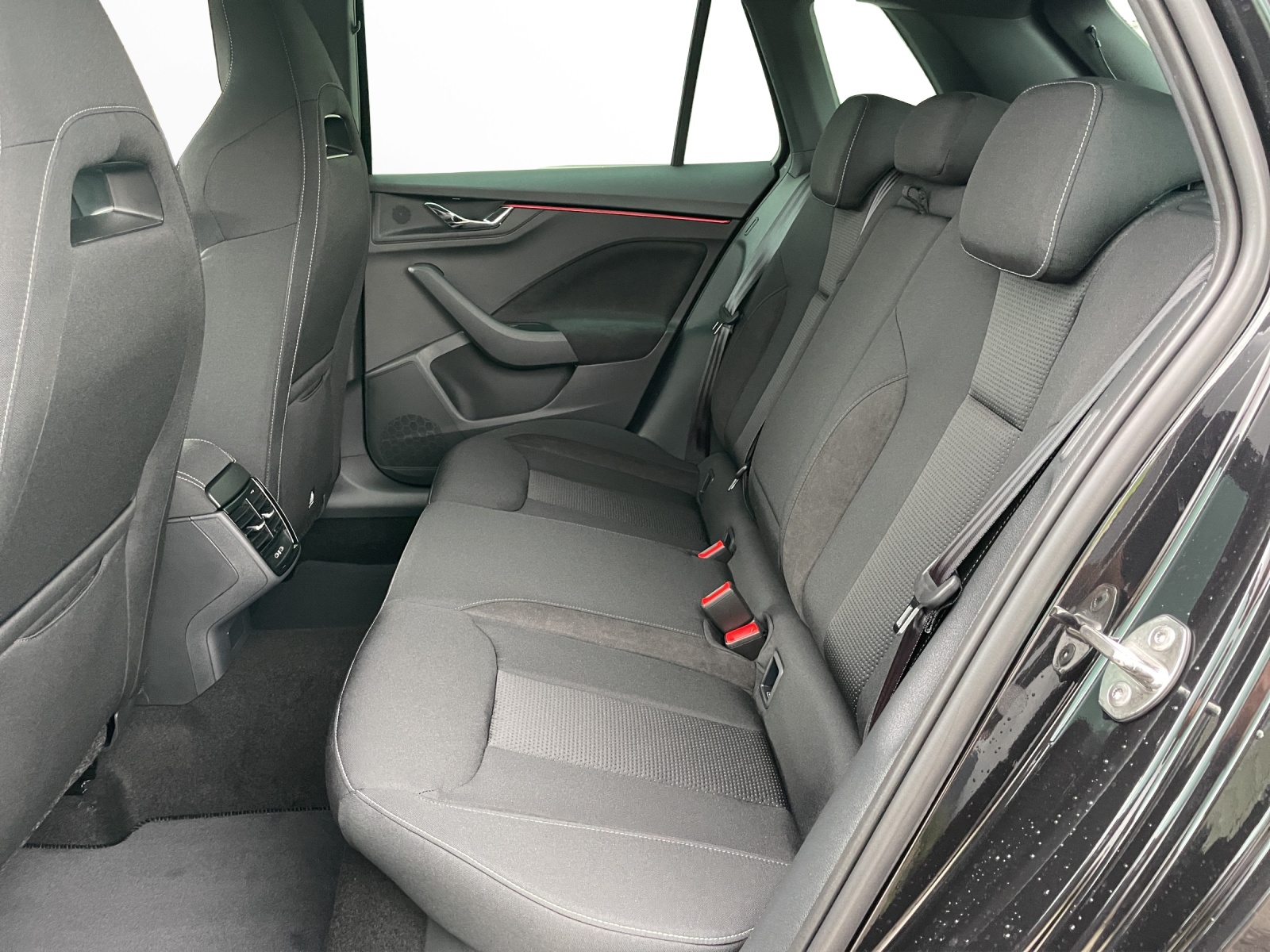 SKODA Kamiq 1.0 TSI Dynamic DSG-image-13