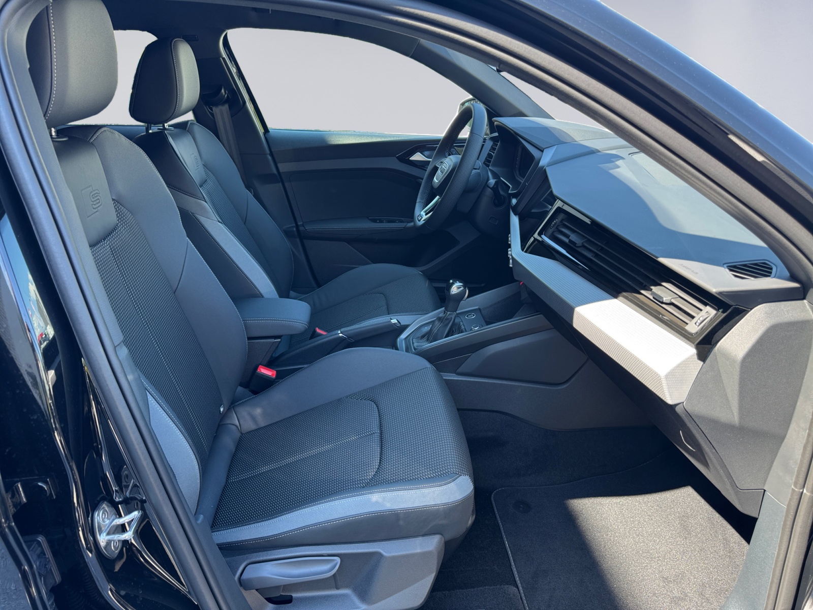 AUDI A1 Sportback 35 TFSI S Line S-tronic-image-14