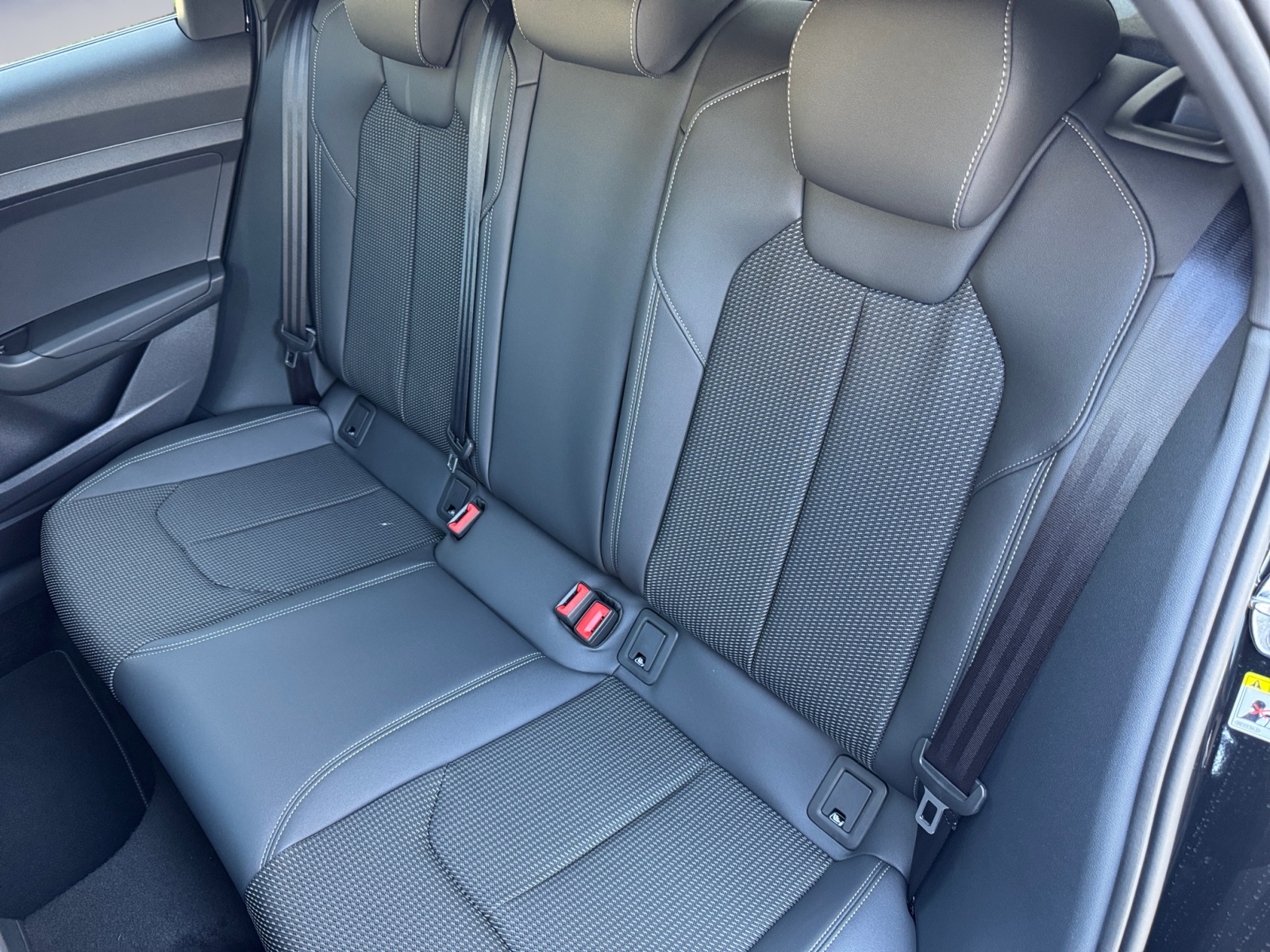 AUDI A1 Sportback 35 TFSI S Line S-tronic-image-12