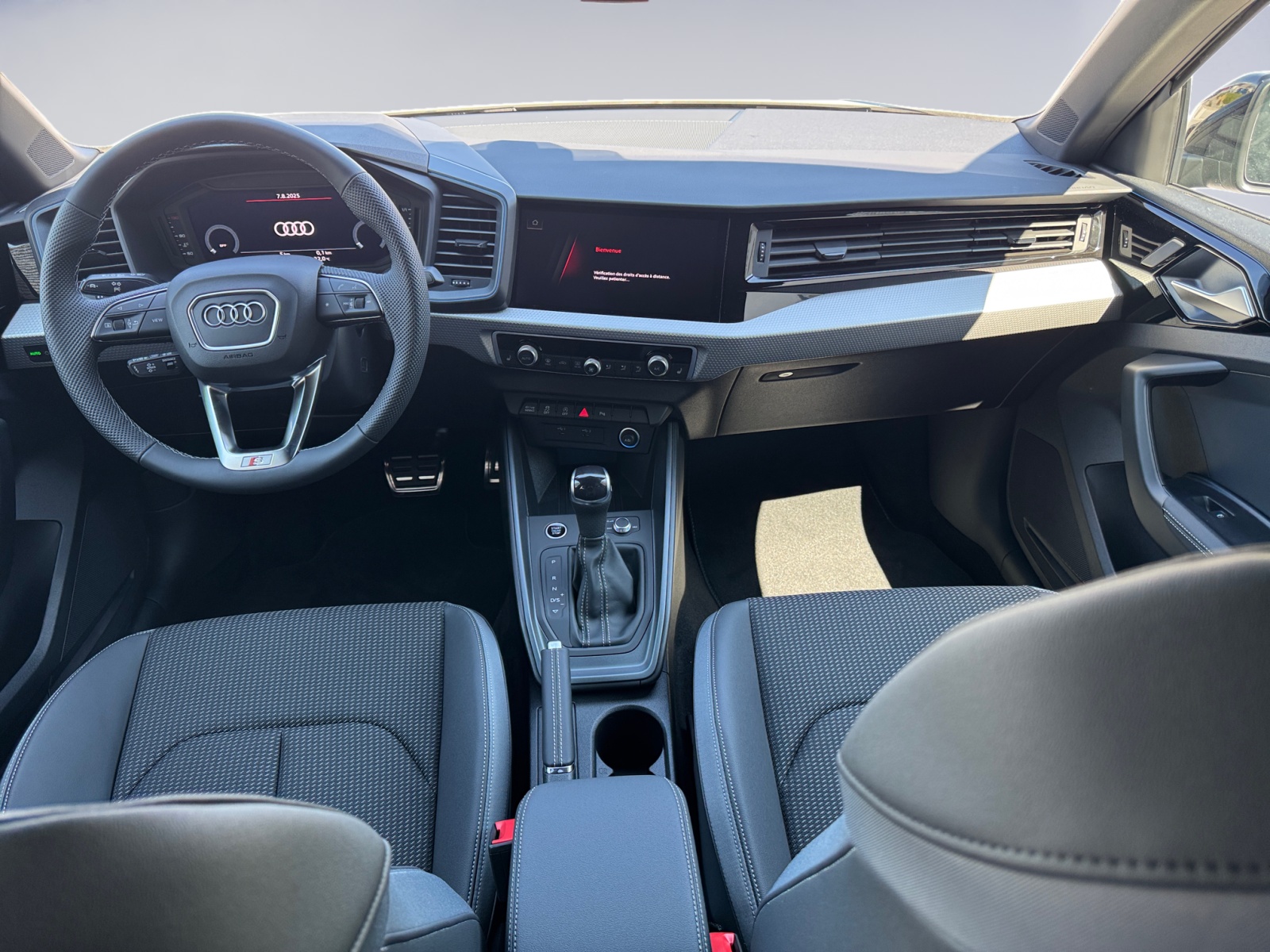 AUDI A1 Sportback 35 TFSI S Line S-tronic-image-9