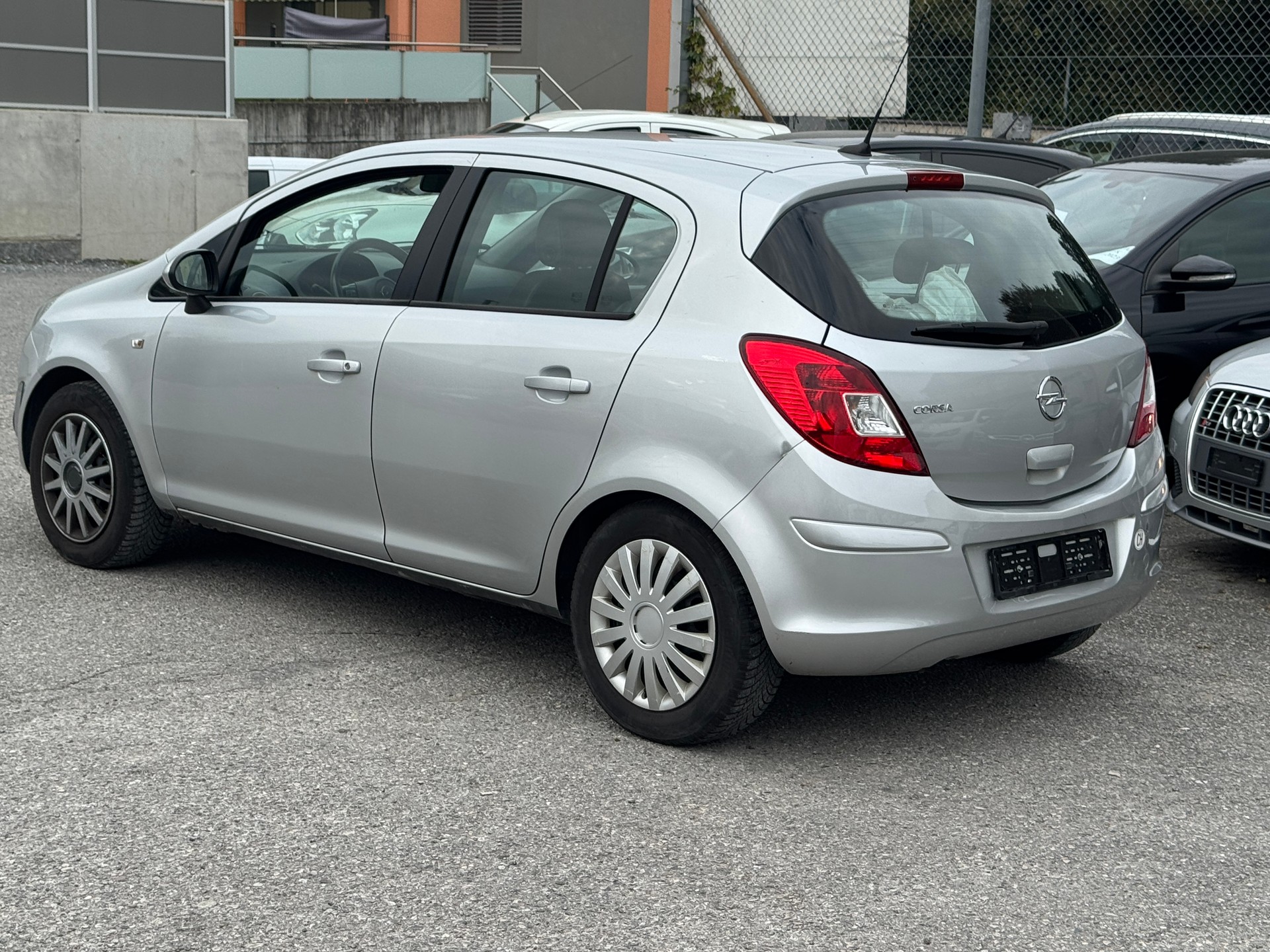 OPEL Corsa 1.2 Selective 5D-image-14
