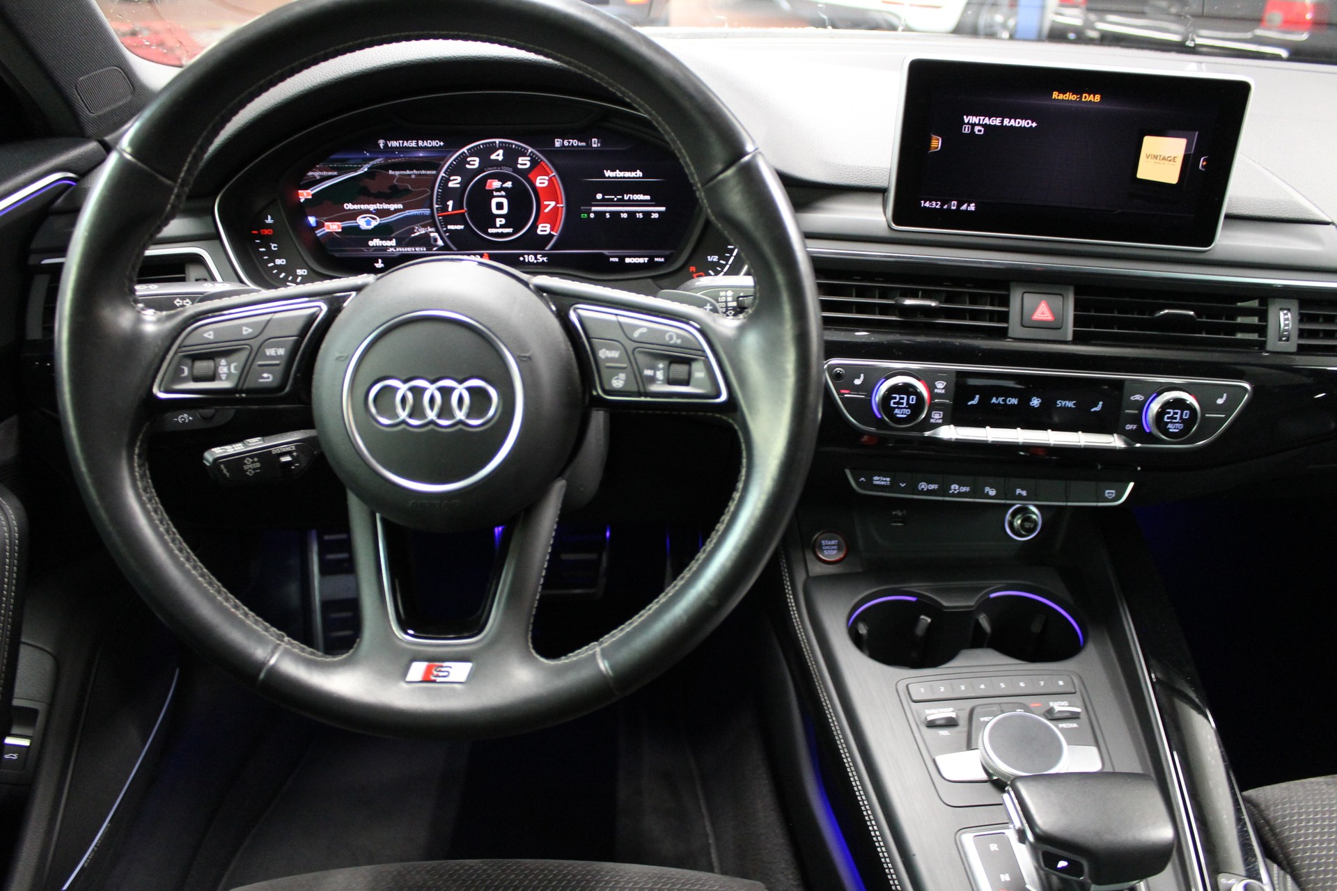 AUDI S4 Avant 3.0 TFSI quattro tiptronic-image-8
