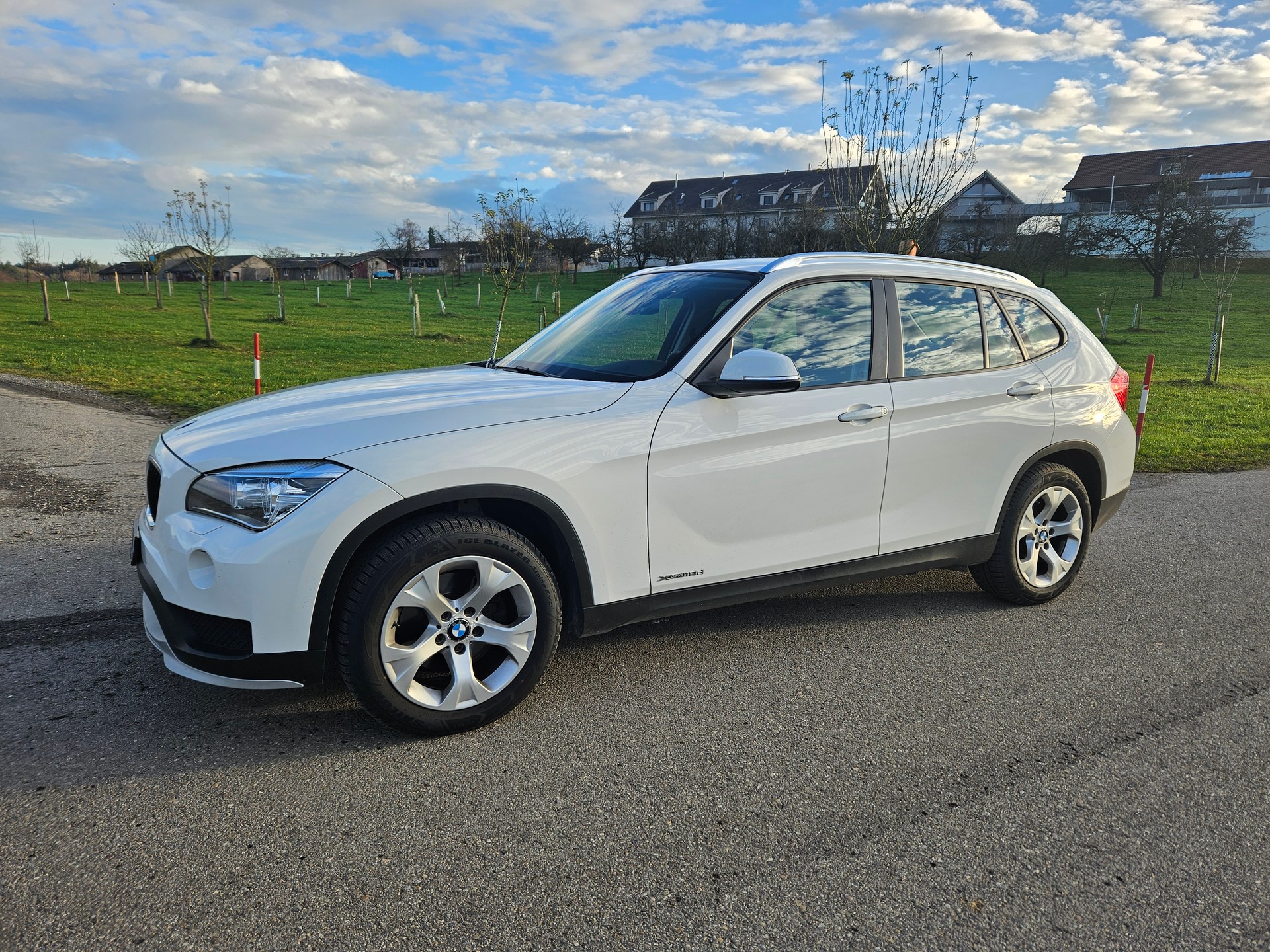 BMW X1 xDrive 18d Steptronic-showroom-element-2