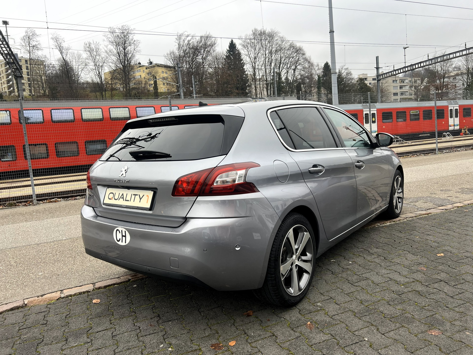 PEUGEOT 308 1.2 THP Style Automatic-image-4