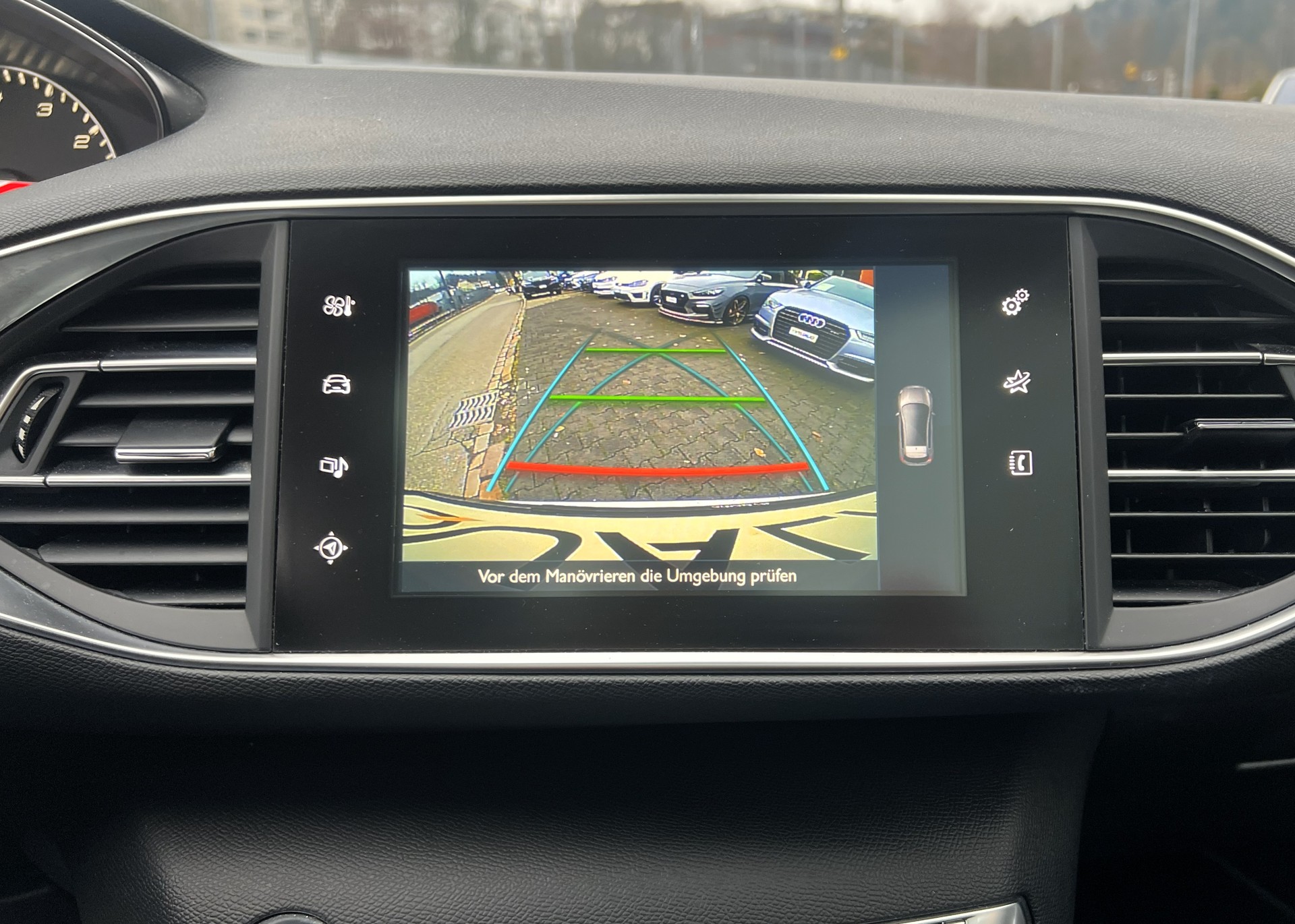 PEUGEOT 308 1.2 THP Style Automatic-image-19