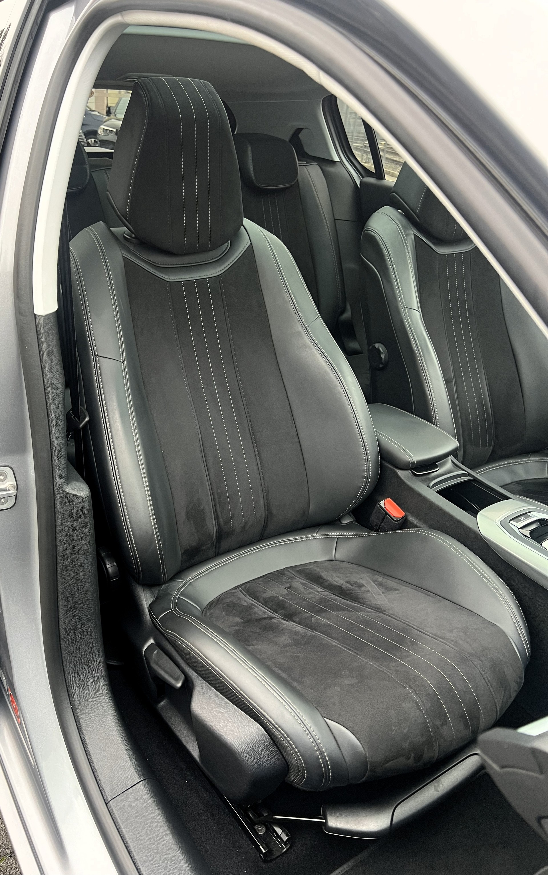 PEUGEOT 308 1.2 THP Style Automatic-image-14
