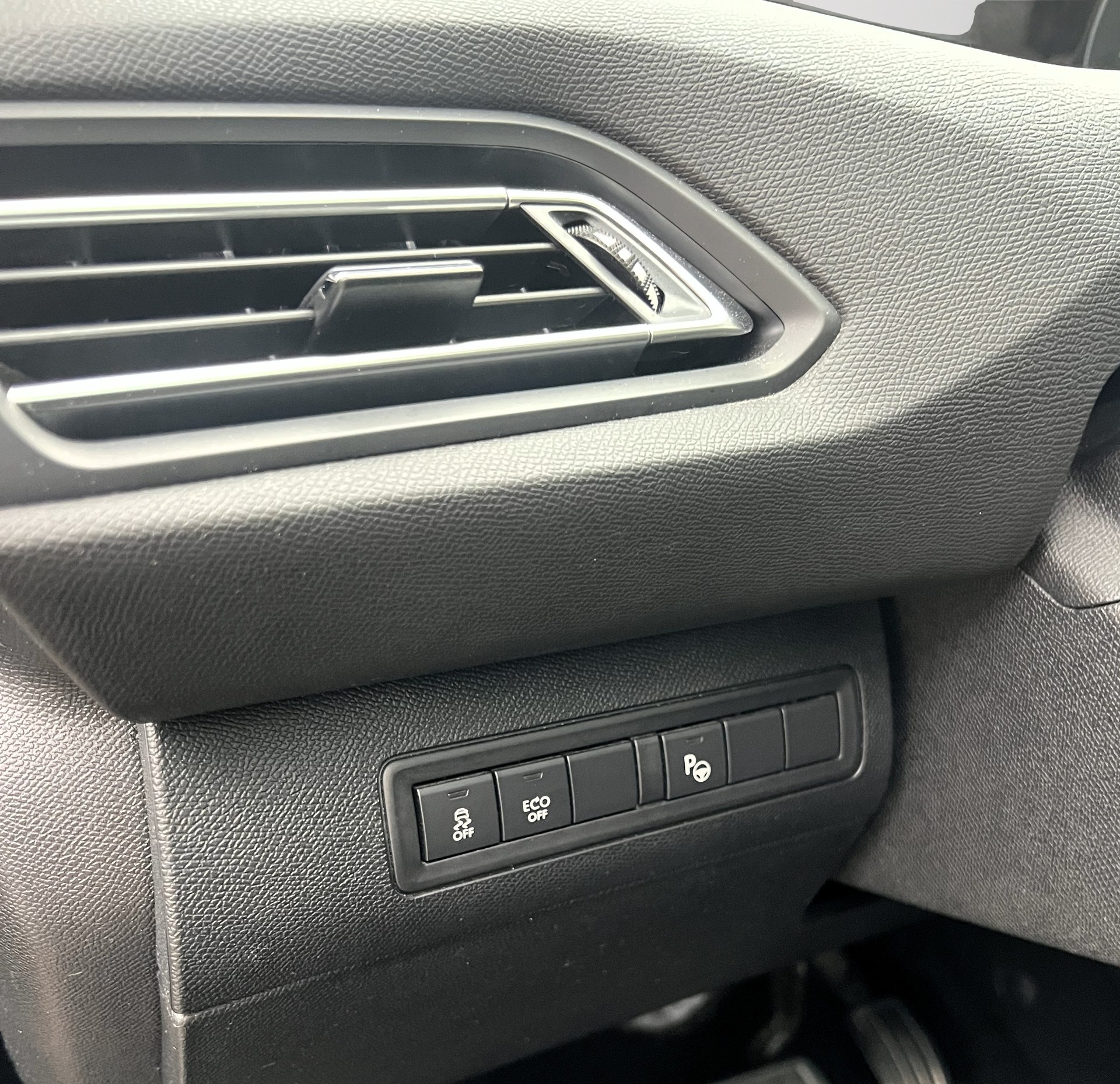 PEUGEOT 308 1.2 THP Style Automatic-image-17