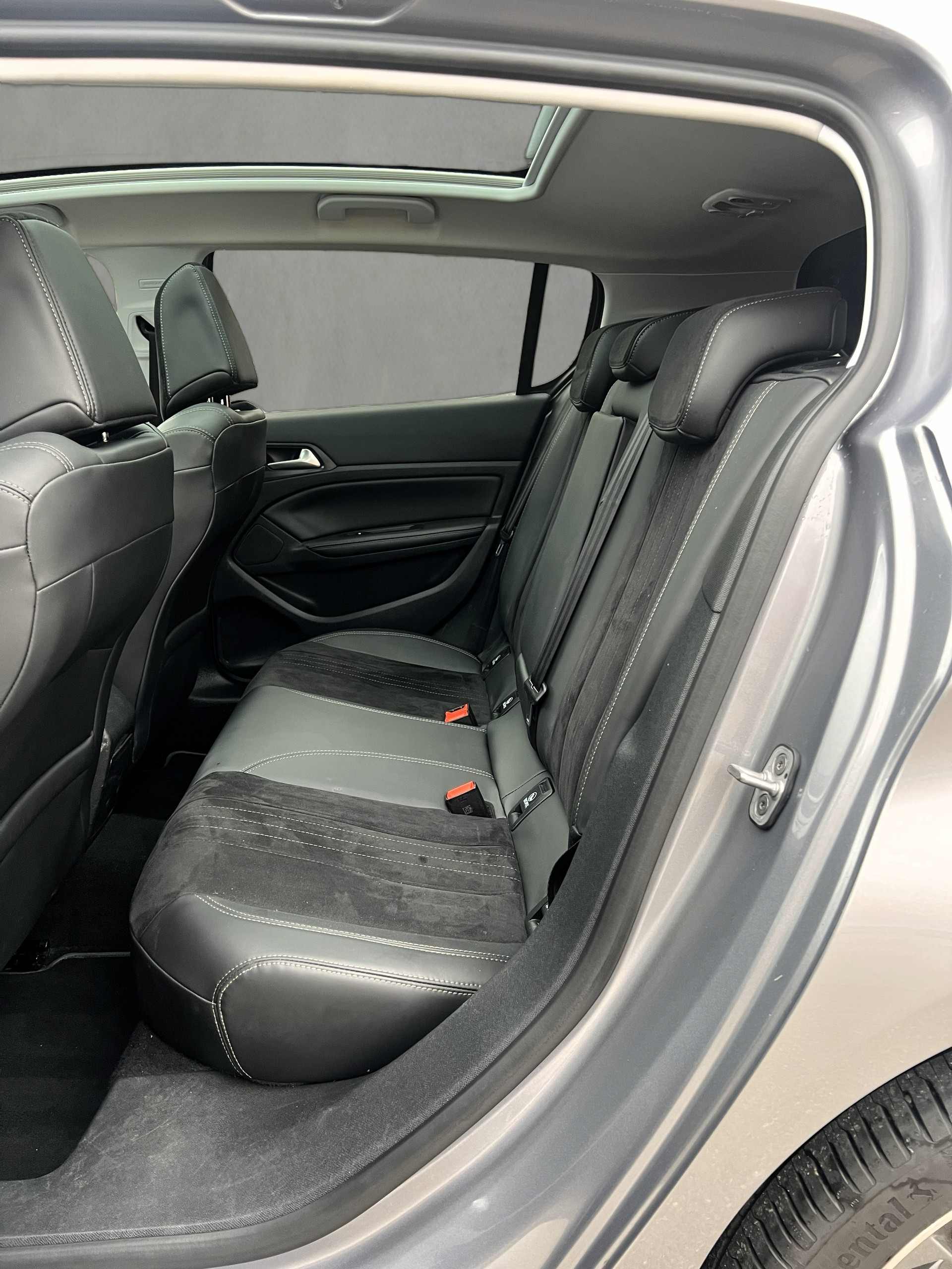 PEUGEOT 308 1.2 THP Style Automatic-image-12