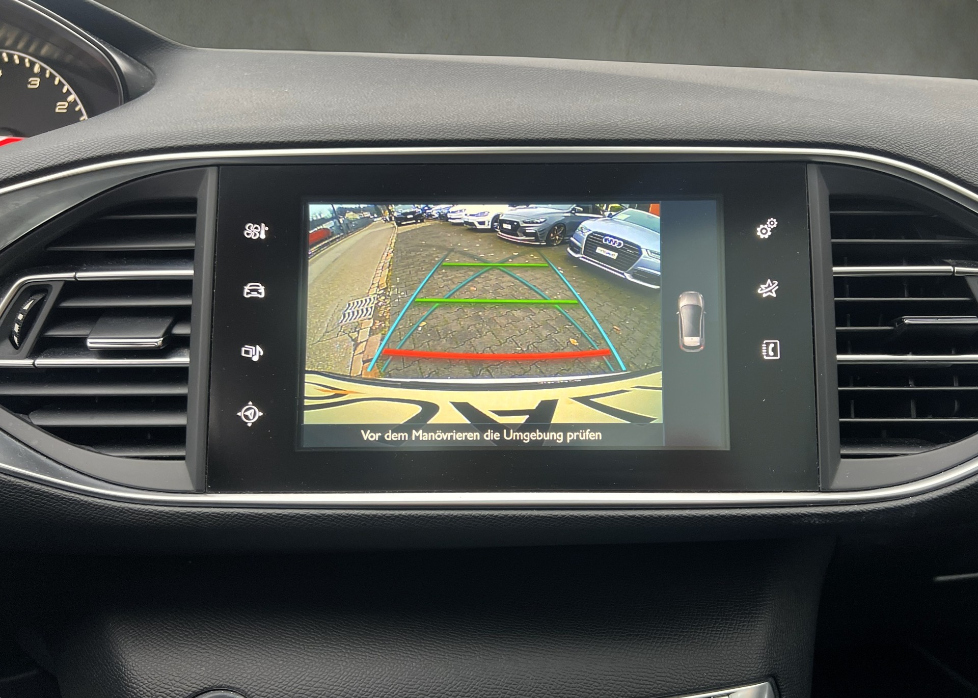 PEUGEOT 308 1.2 THP Style Automatic-image-19
