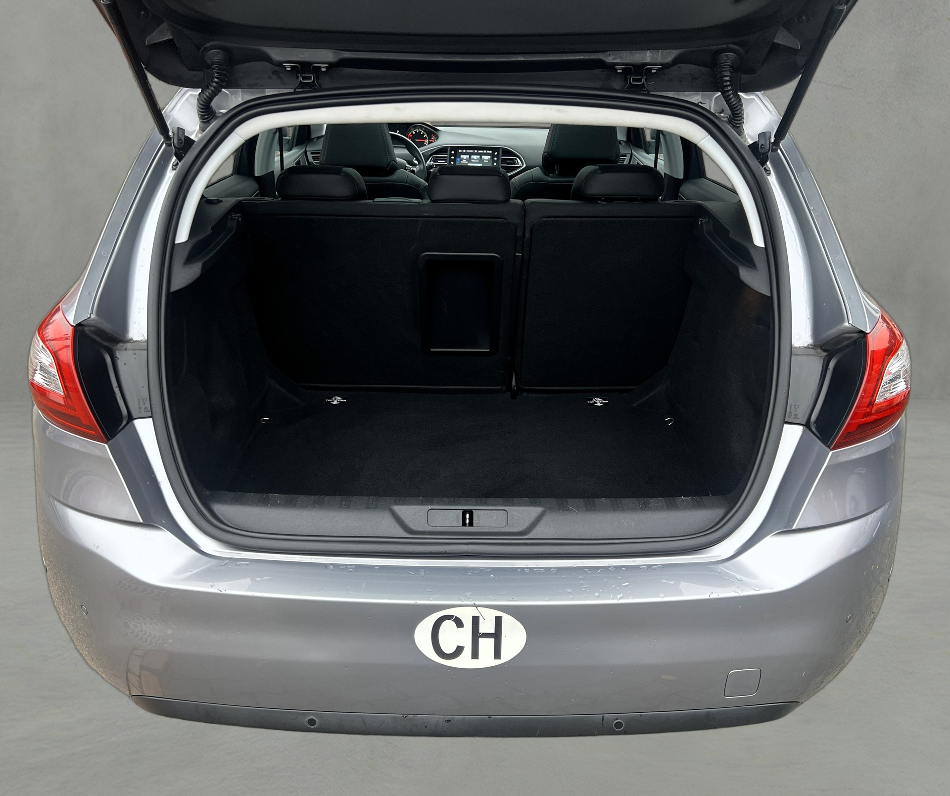PEUGEOT 308 1.2 THP Style Automatic-image-11