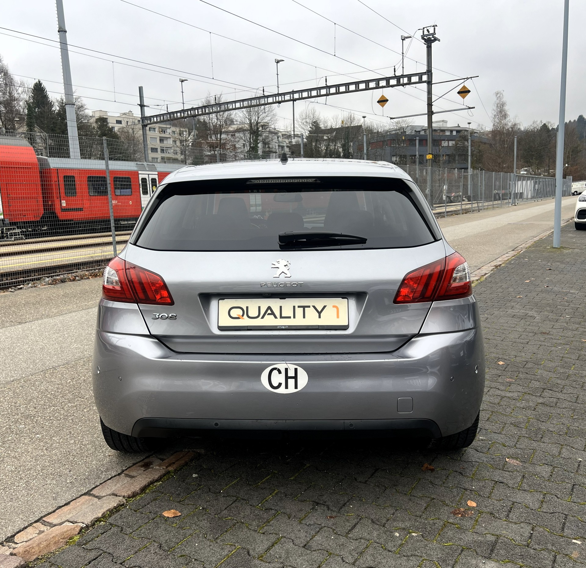 PEUGEOT 308 1.2 THP Style Automatic-image-3