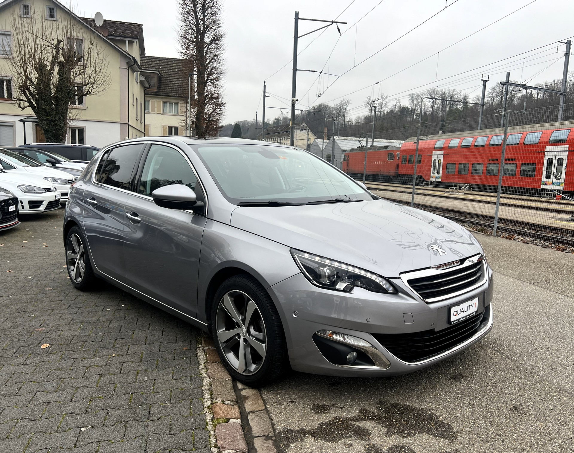 PEUGEOT 308 1.2 THP Style Automatic-image-5