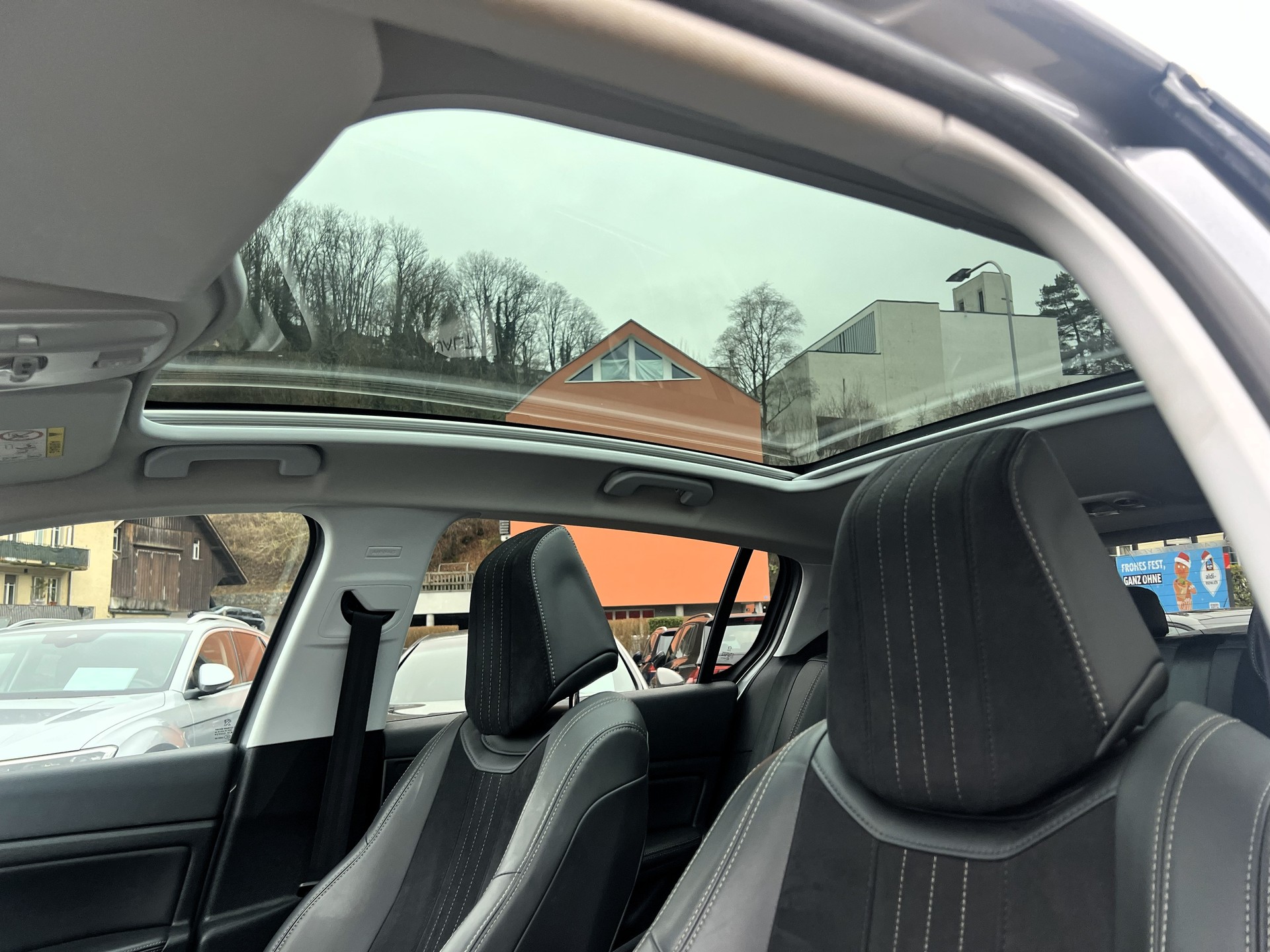 PEUGEOT 308 1.2 THP Style Automatic-image-18