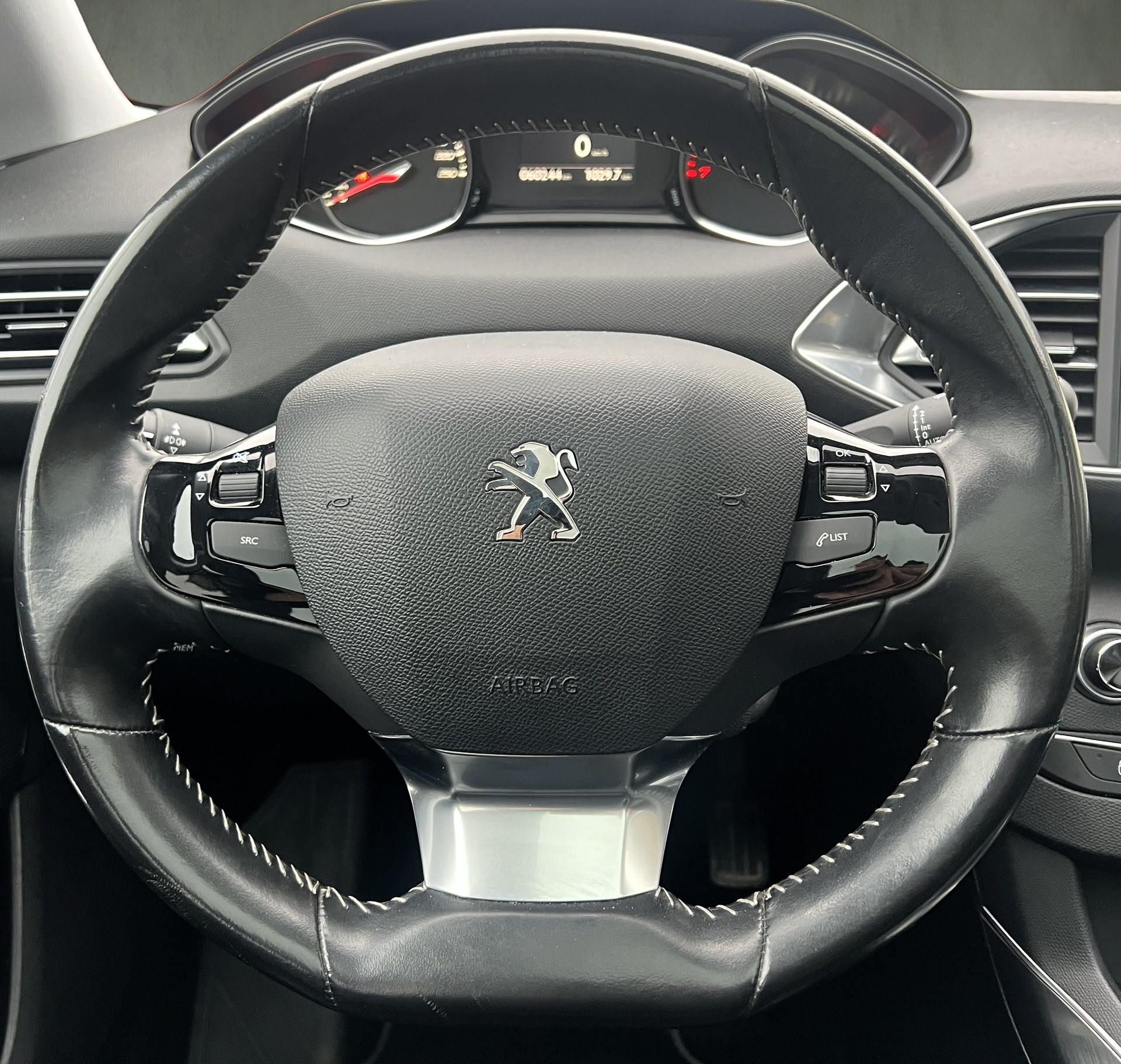 PEUGEOT 308 1.2 THP Style Automatic-image-21