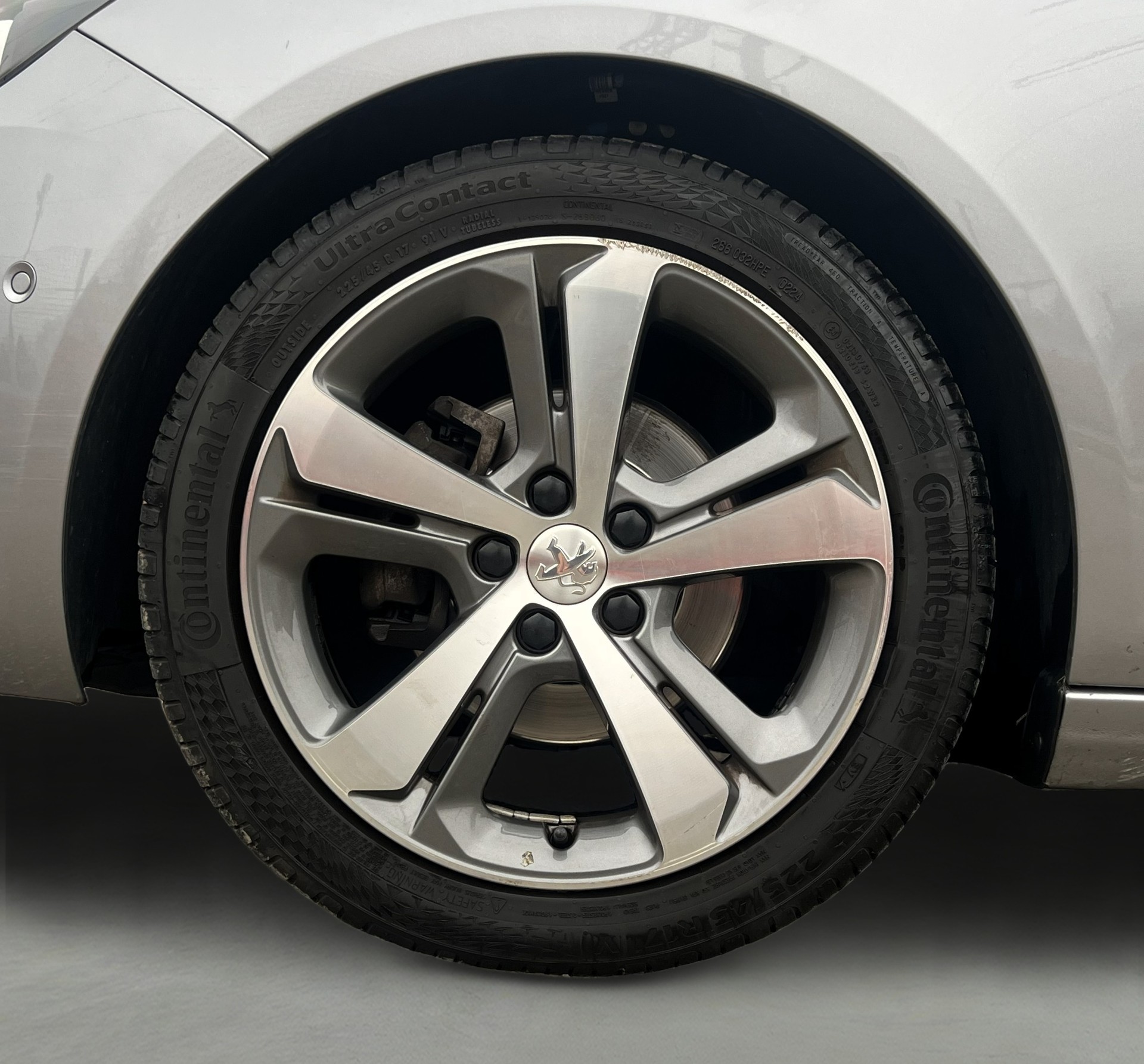 PEUGEOT 308 1.2 THP Style Automatic-image-10