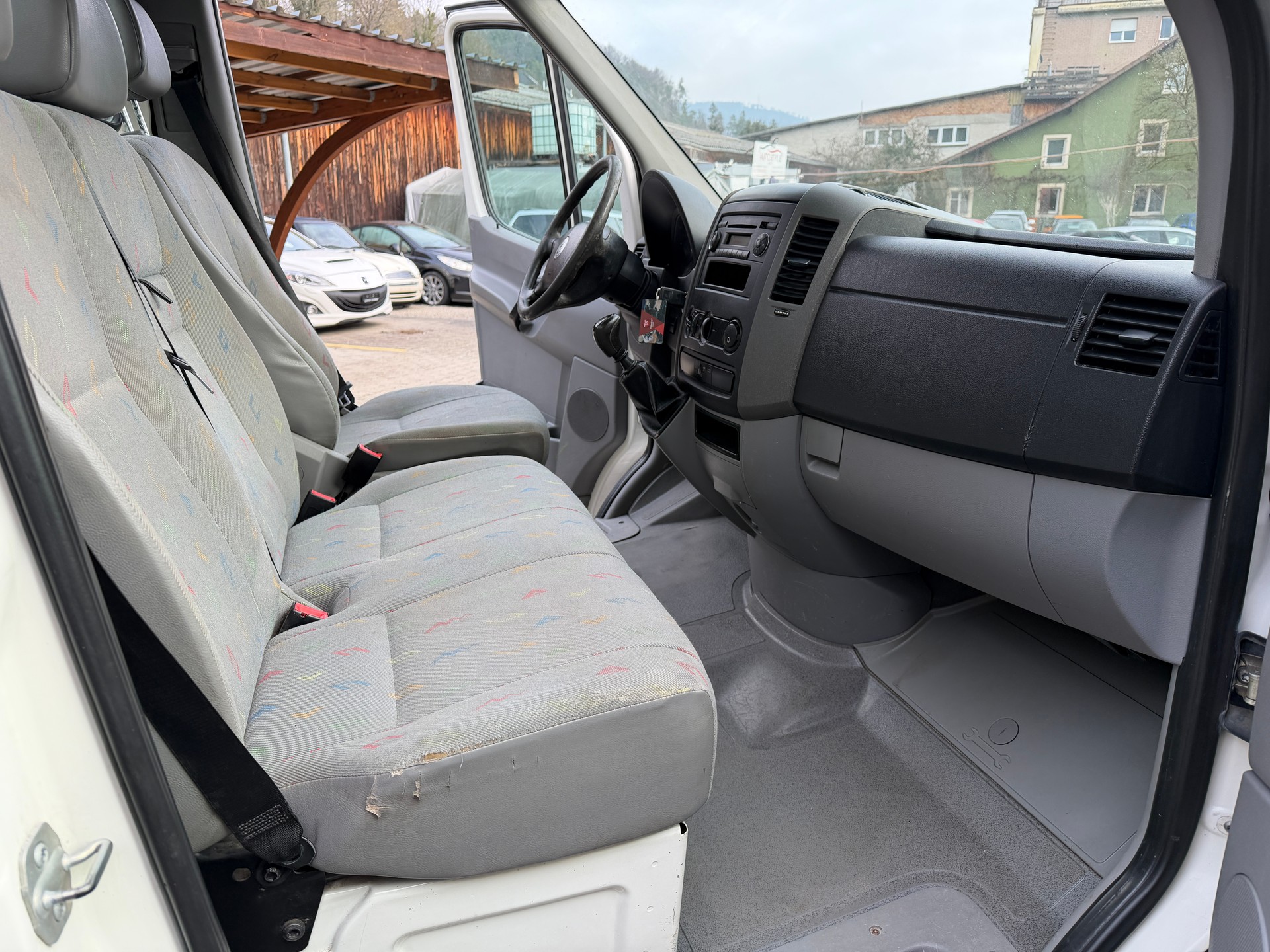 VW Crafter 35 2.5 BlueTDI 136 PS A-image-8