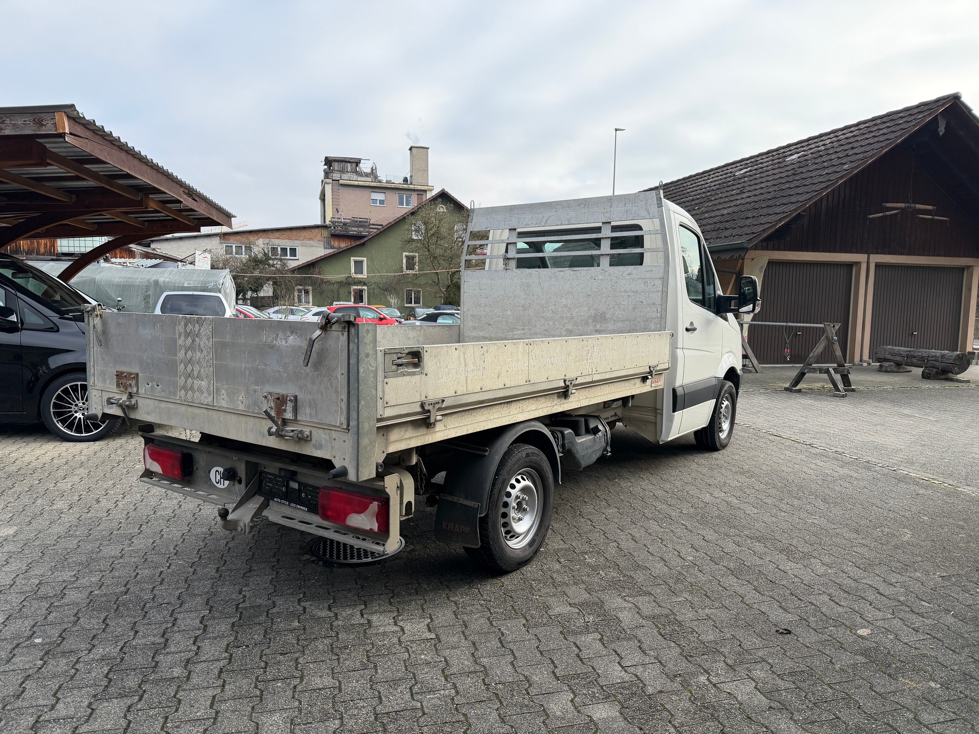 VW Crafter 35 2.5 BlueTDI 136 PS A-image-2