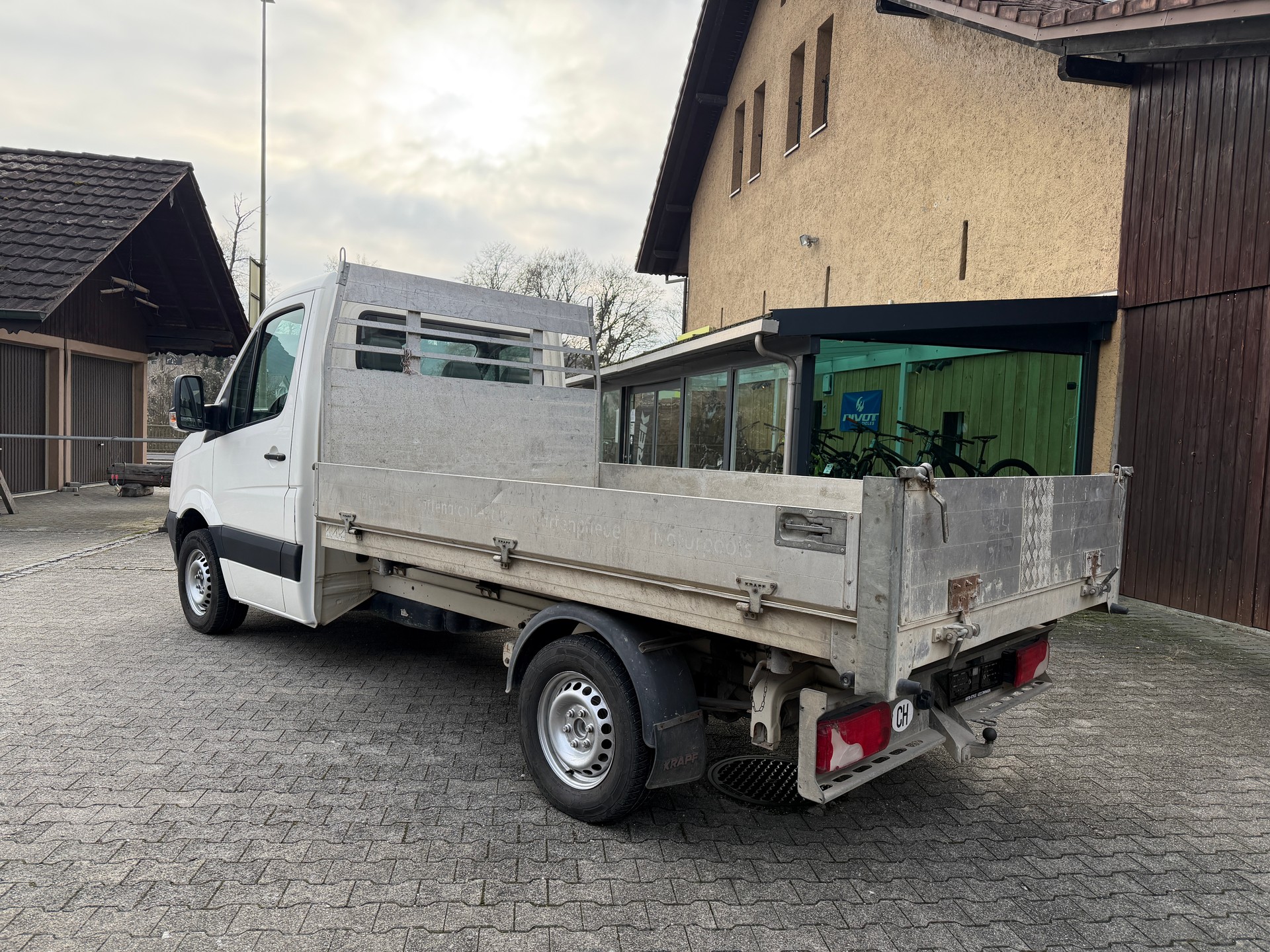 VW Crafter 35 2.5 BlueTDI 136 PS A-image-4
