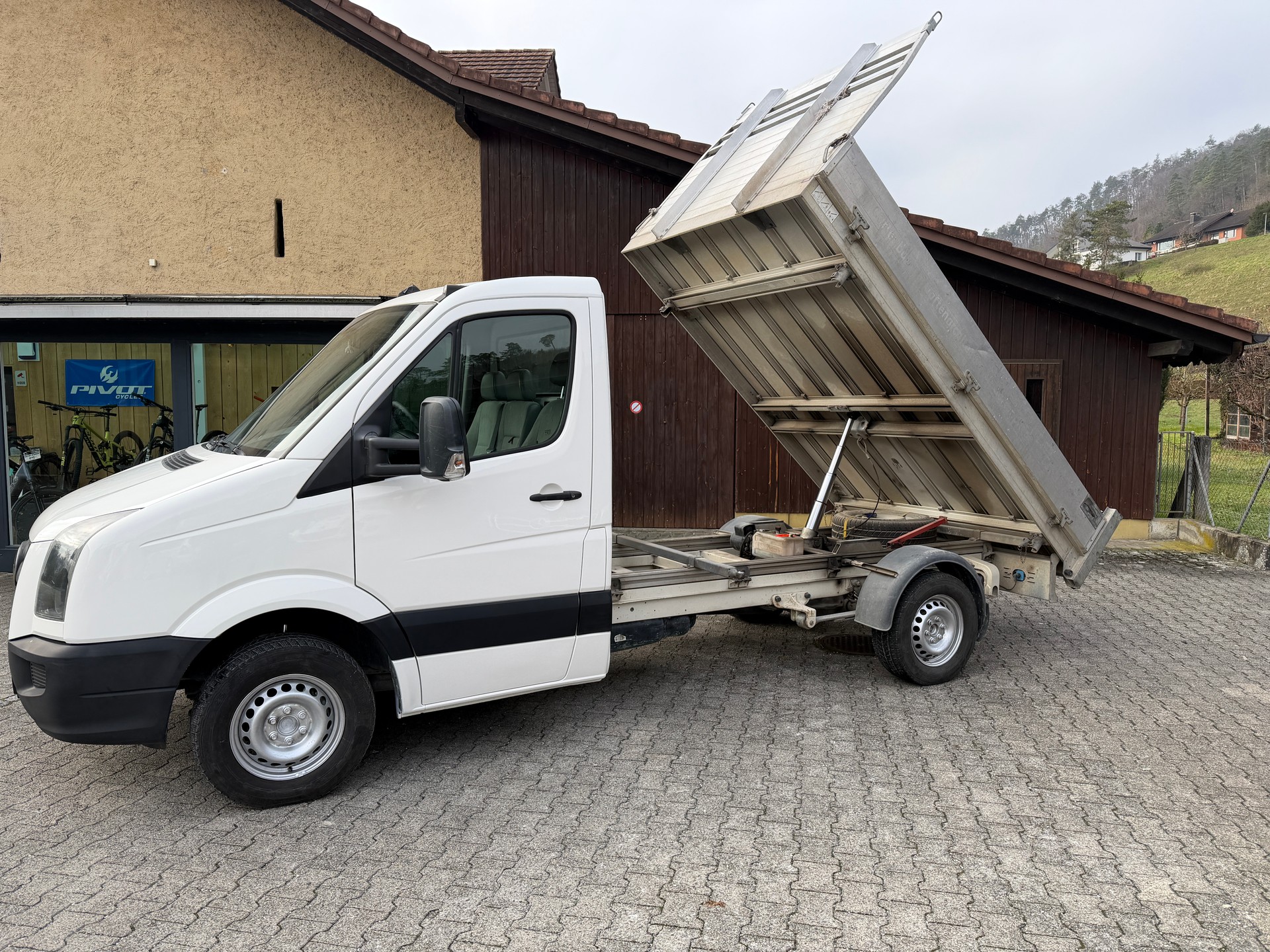 VW Crafter 35 2.5 BlueTDI 136 PS A-image-5