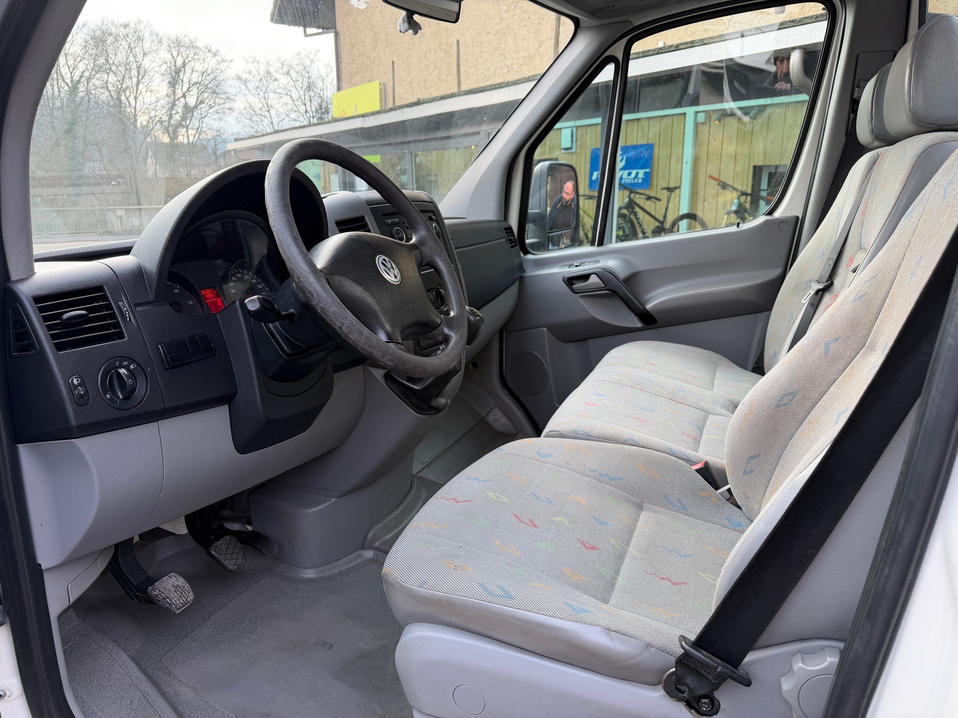 VW Crafter 35 2.5 BlueTDI 136 PS A-image-7