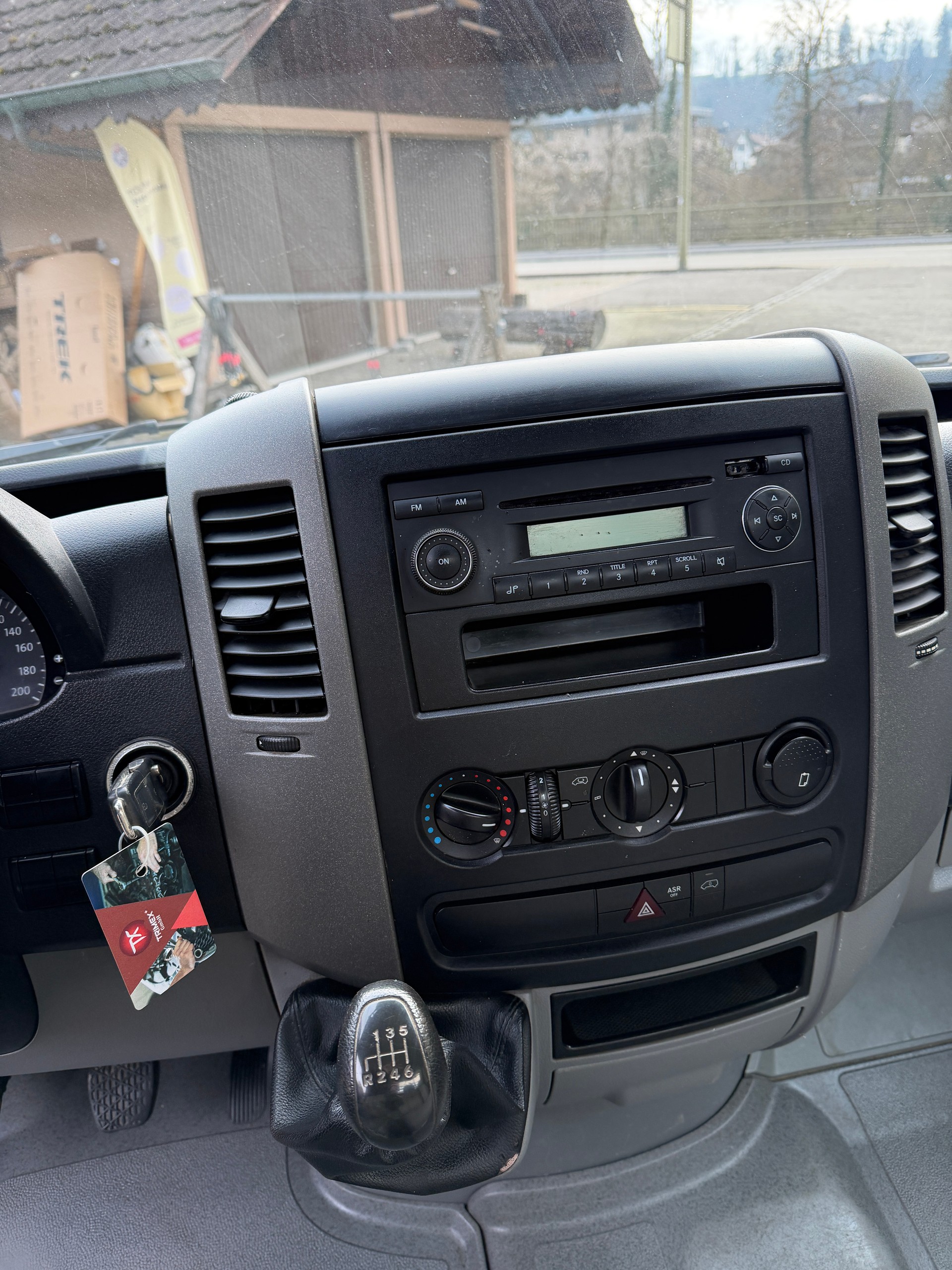 VW Crafter 35 2.5 BlueTDI 136 PS A-image-10