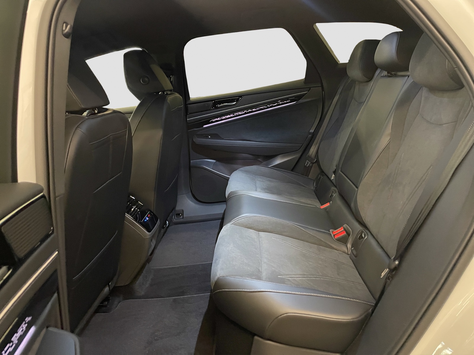 VW ID.7 Tourer Pro 77 kWh United-image-12