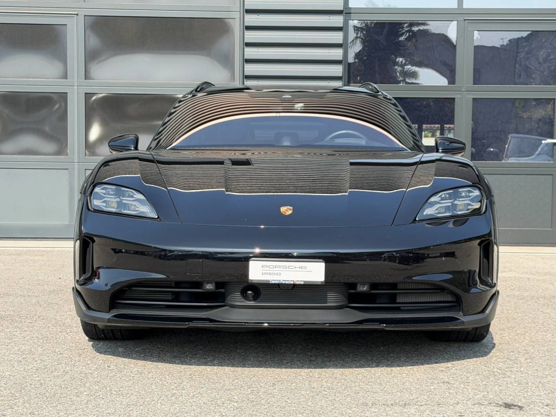 PORSCHE Taycan 4 Cross Turismo-image-9