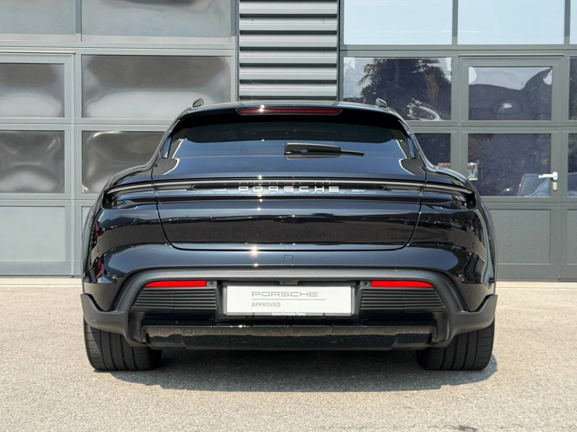 PORSCHE Taycan 4 Cross Turismo-image-5