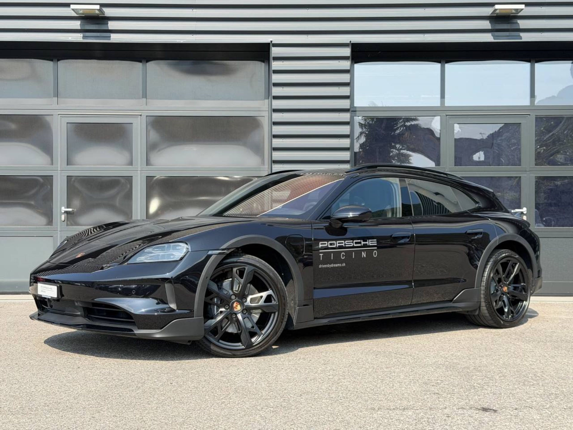 PORSCHE Taycan 4 Cross Turismo-image-0