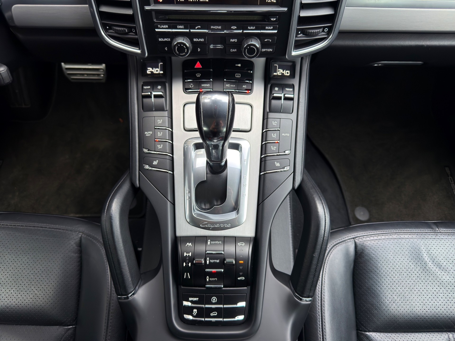 PORSCHE Cayenne S-image-16