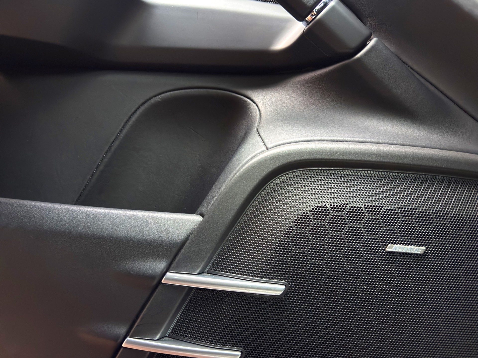 PORSCHE Cayenne S-image-19