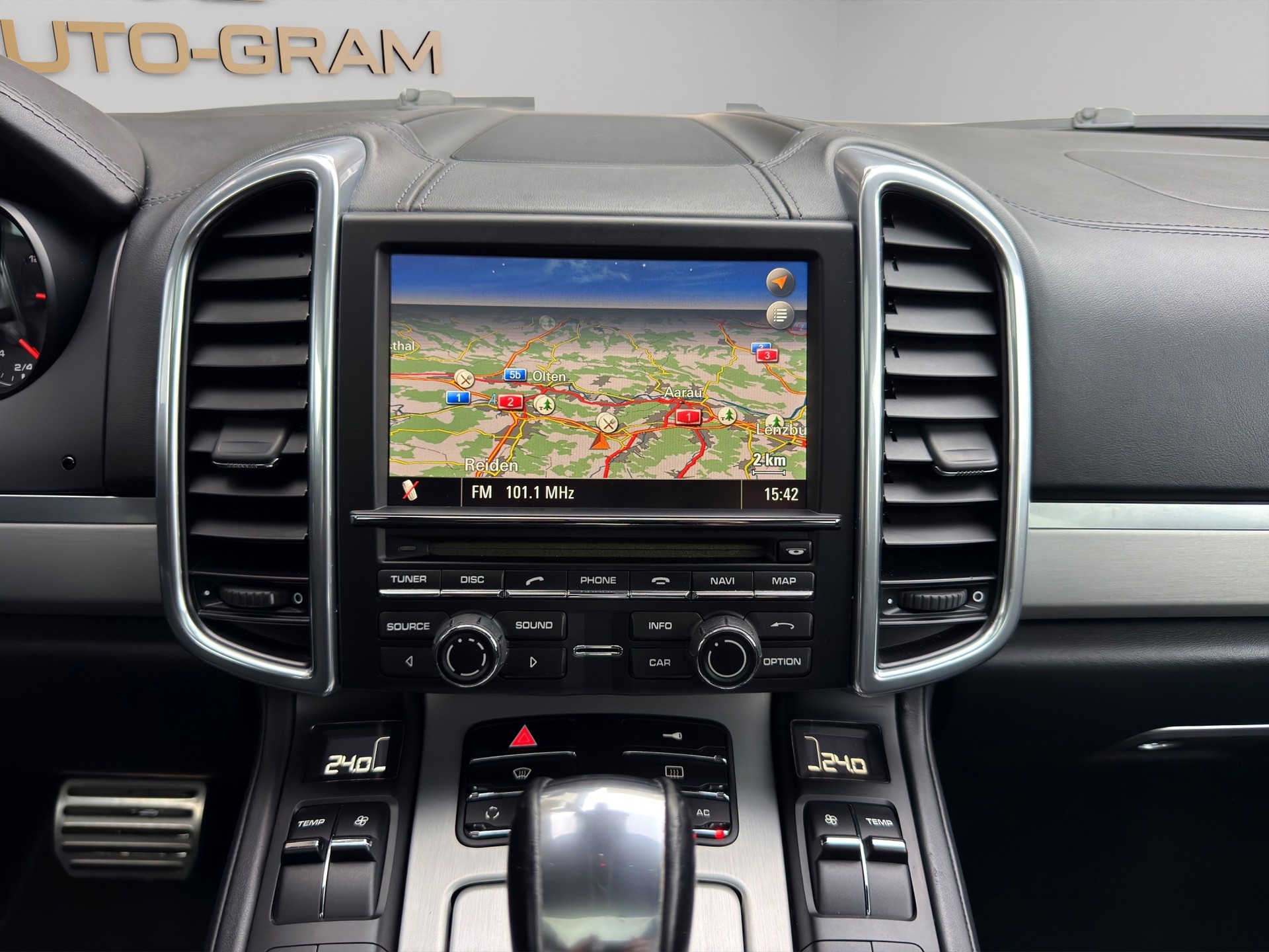 PORSCHE Cayenne S-image-17