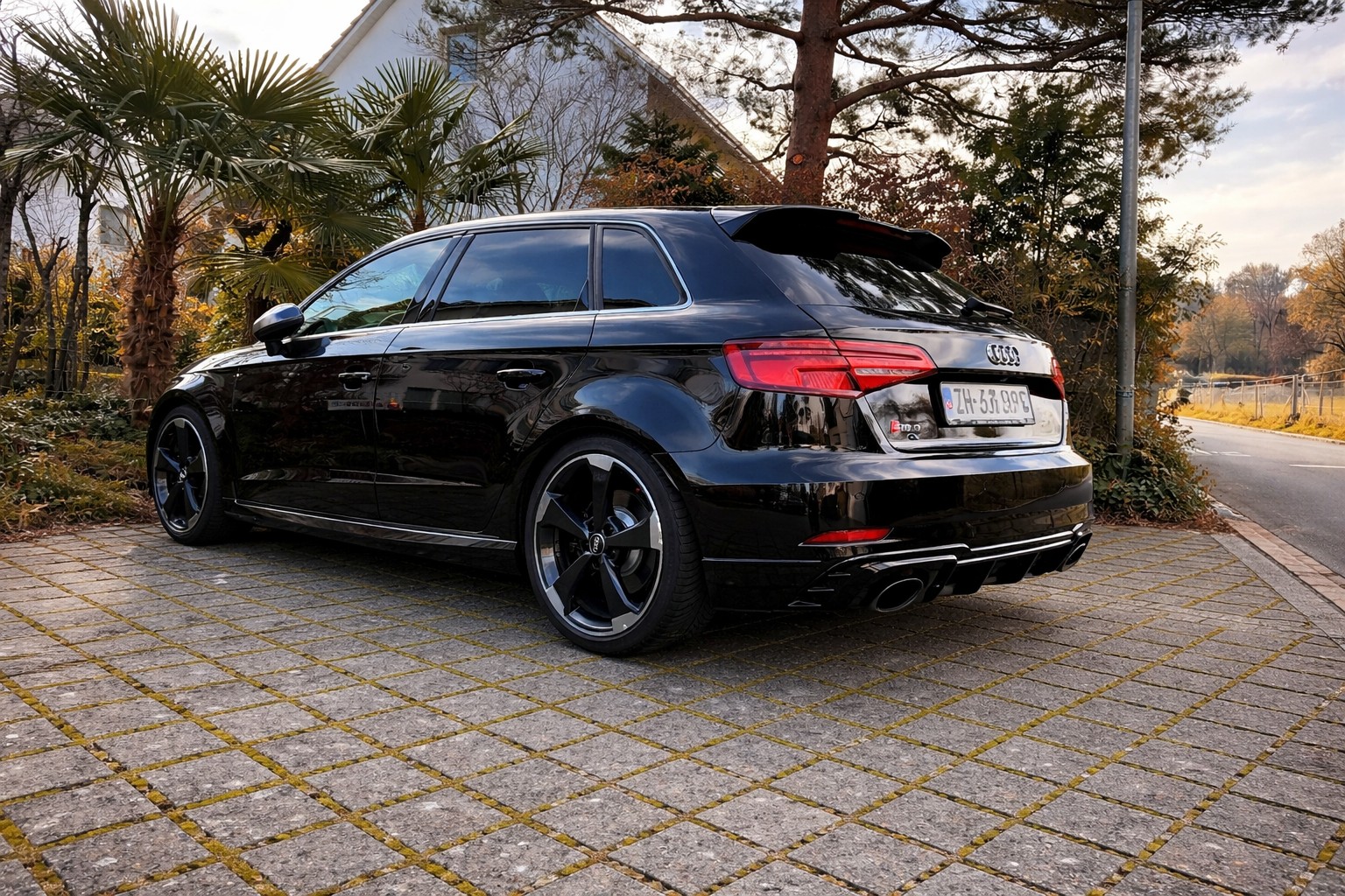 AUDI RS3 Sportback APR 2.5 TSI quattro S-tronic-image-3