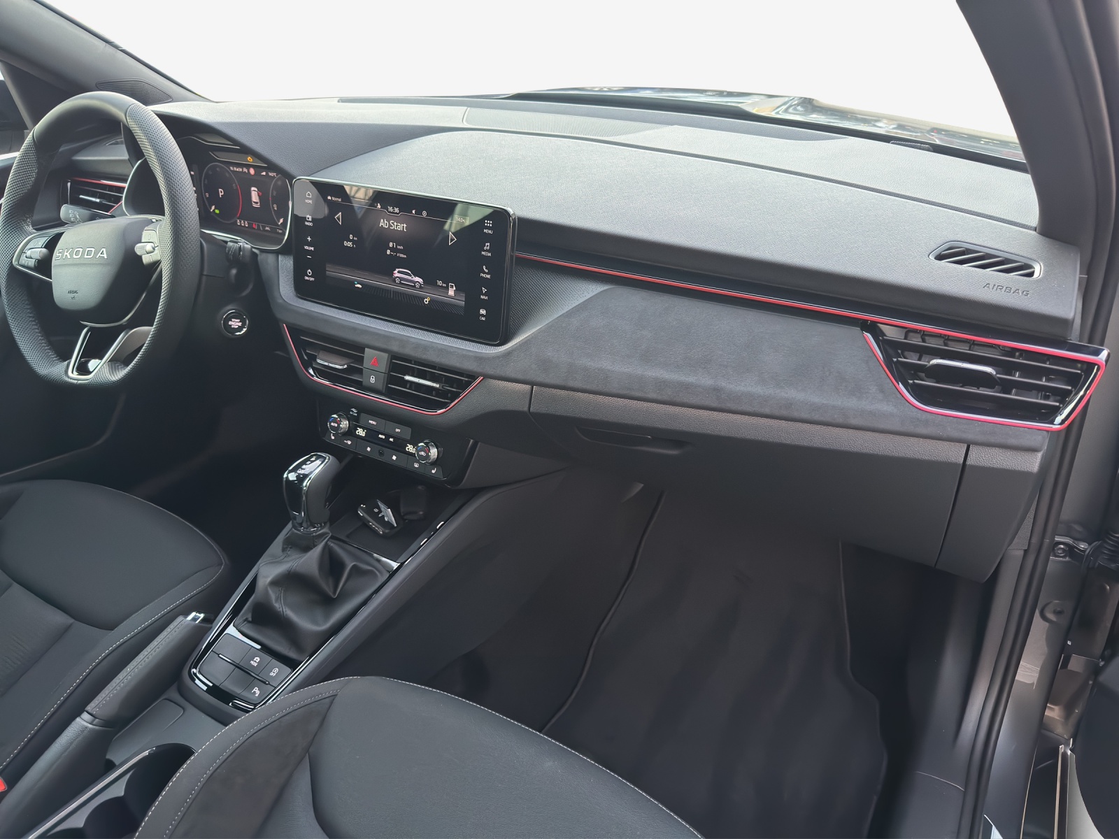 SKODA Kamiq 1.5 TSI Dynamic DSG-image-15