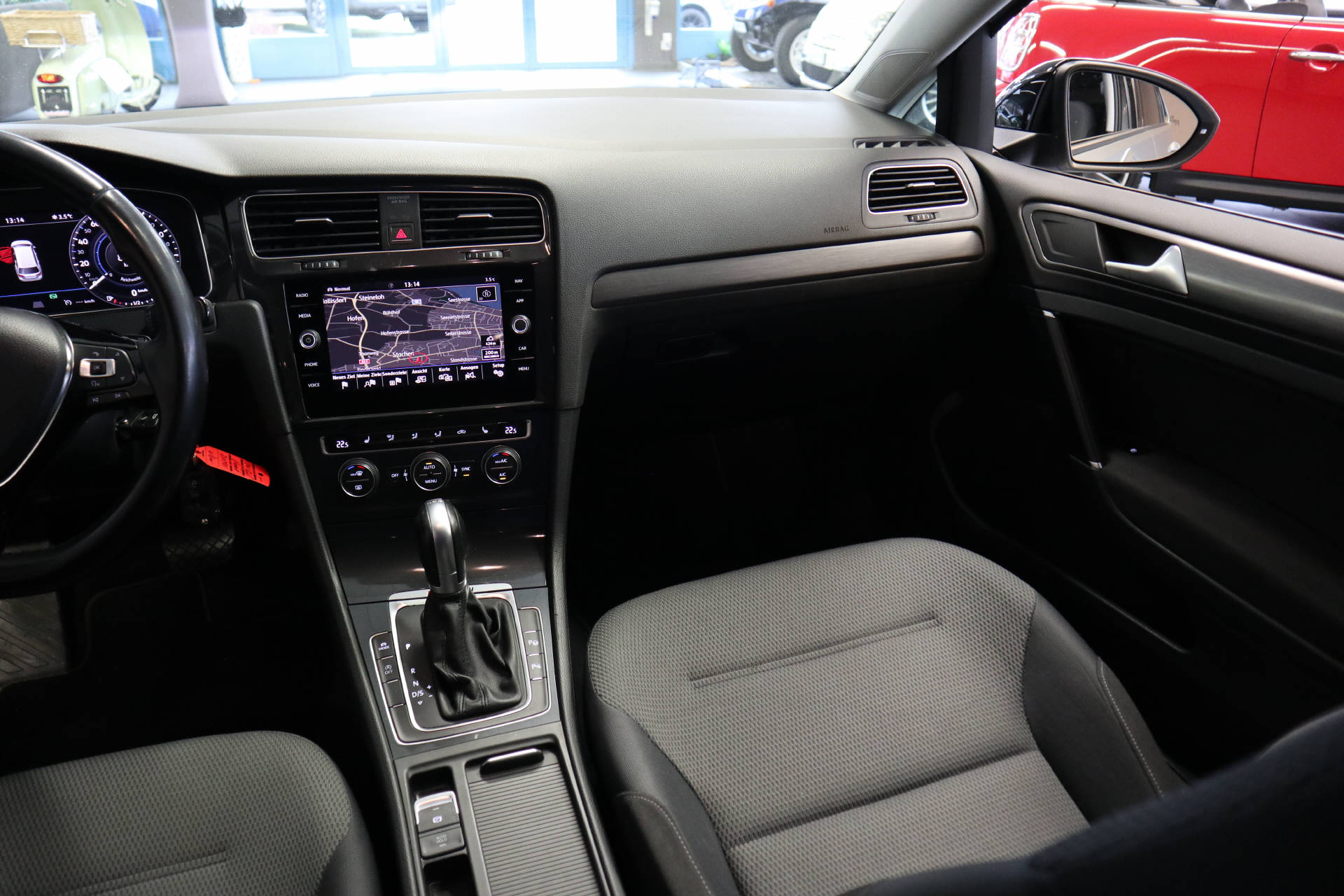 VW Golf VII Variant 2.0 TDI Comfortline DSG 4m-image-14