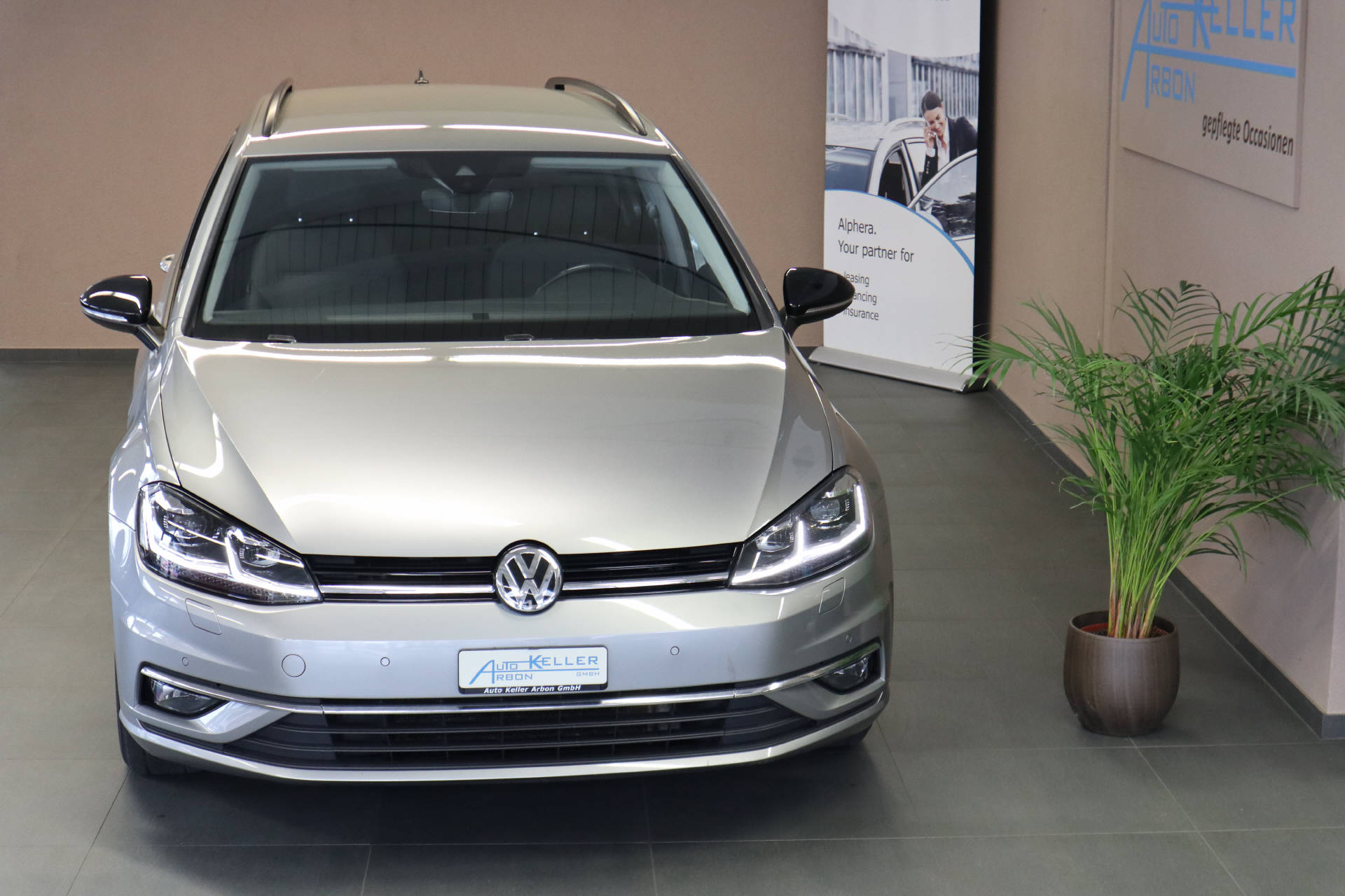 VW Golf VII Variant 2.0 TDI Comfortline DSG 4m-image-2